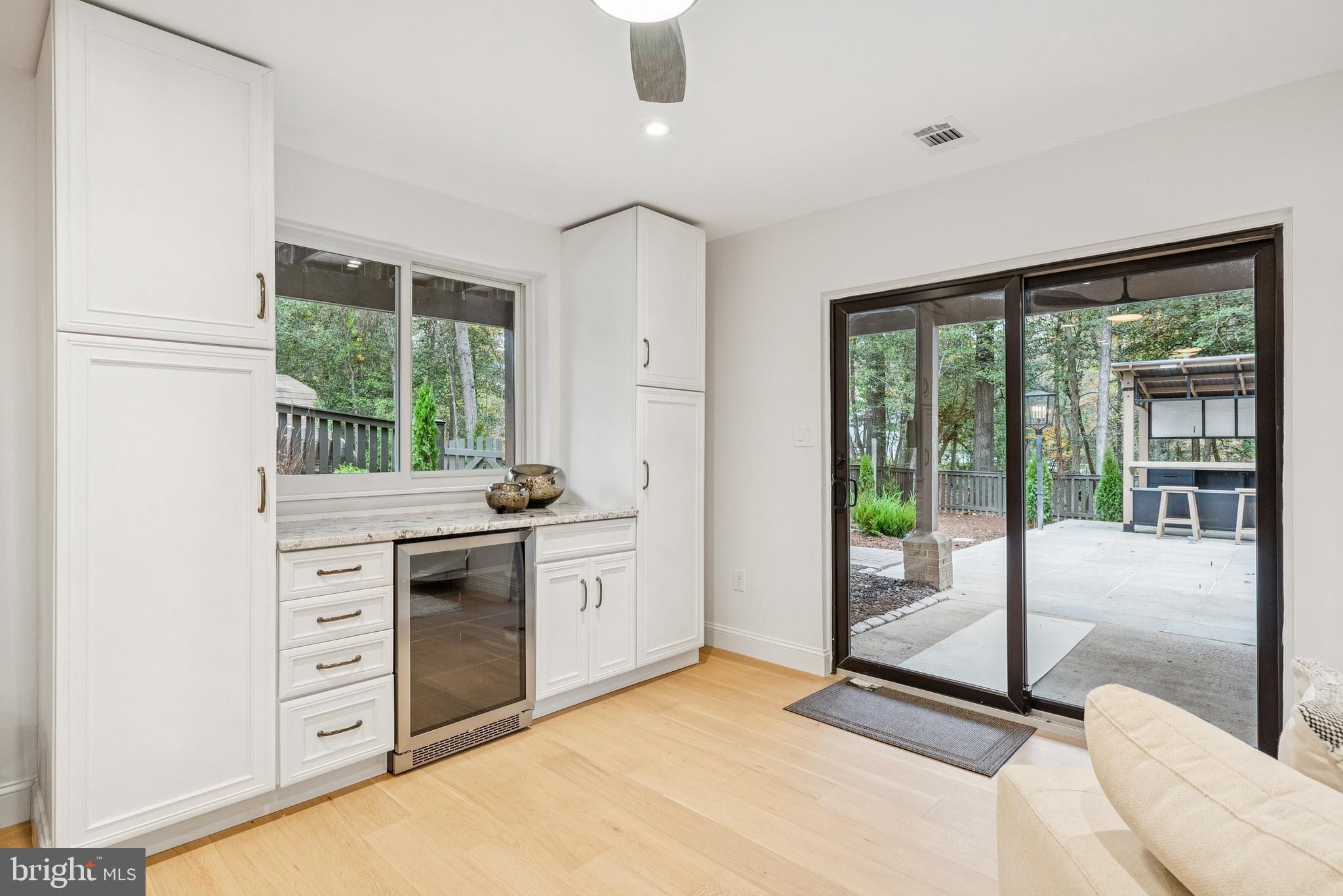 OAKTON WOODS - Residential