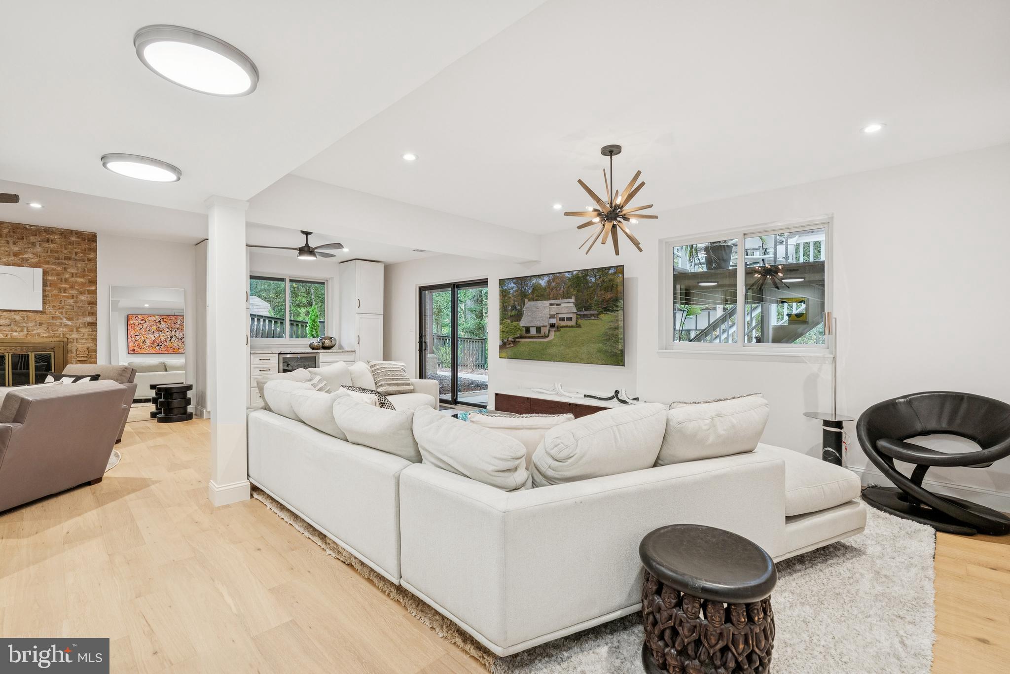 OAKTON WOODS - Residential