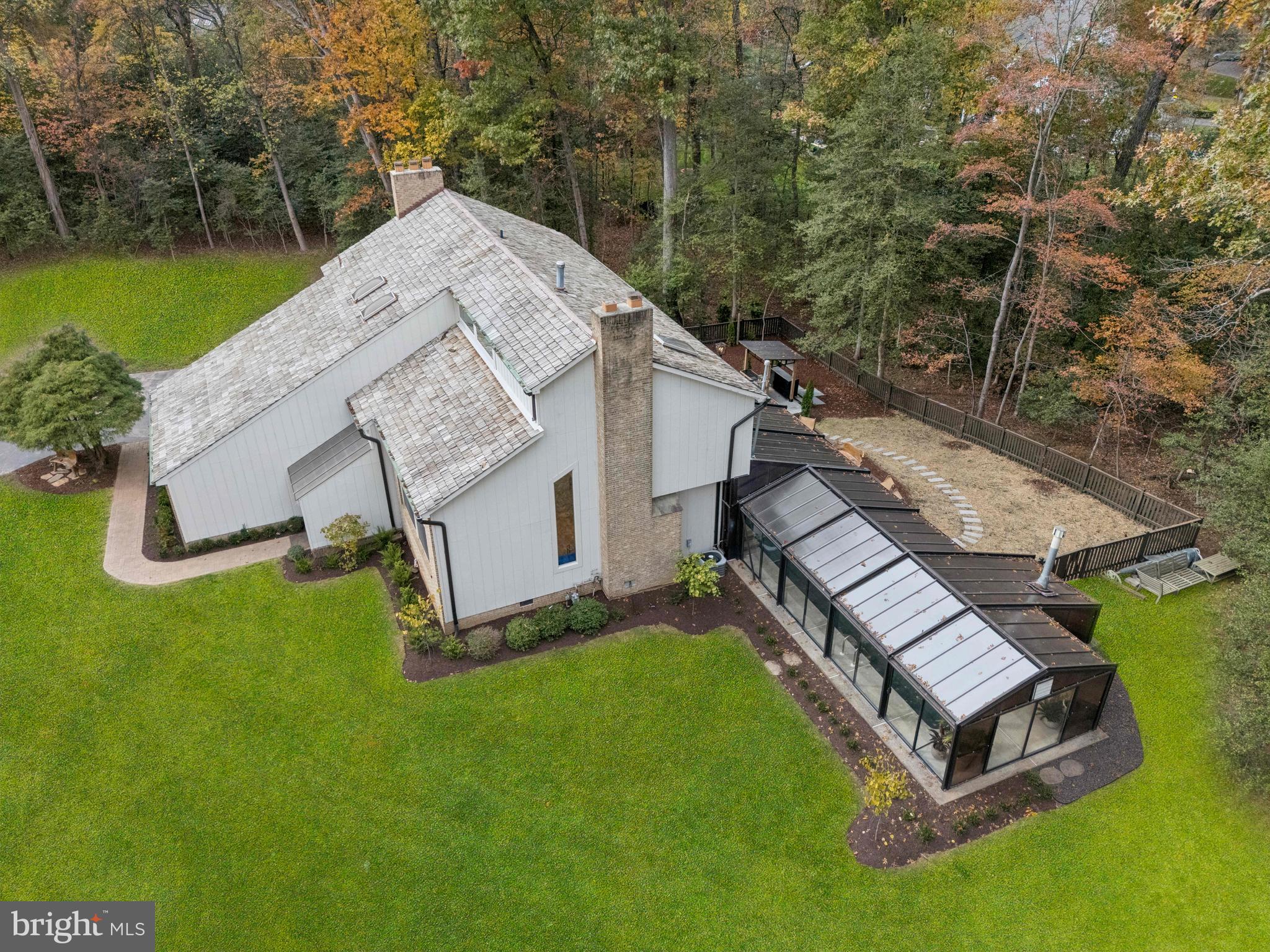 OAKTON WOODS - Residential