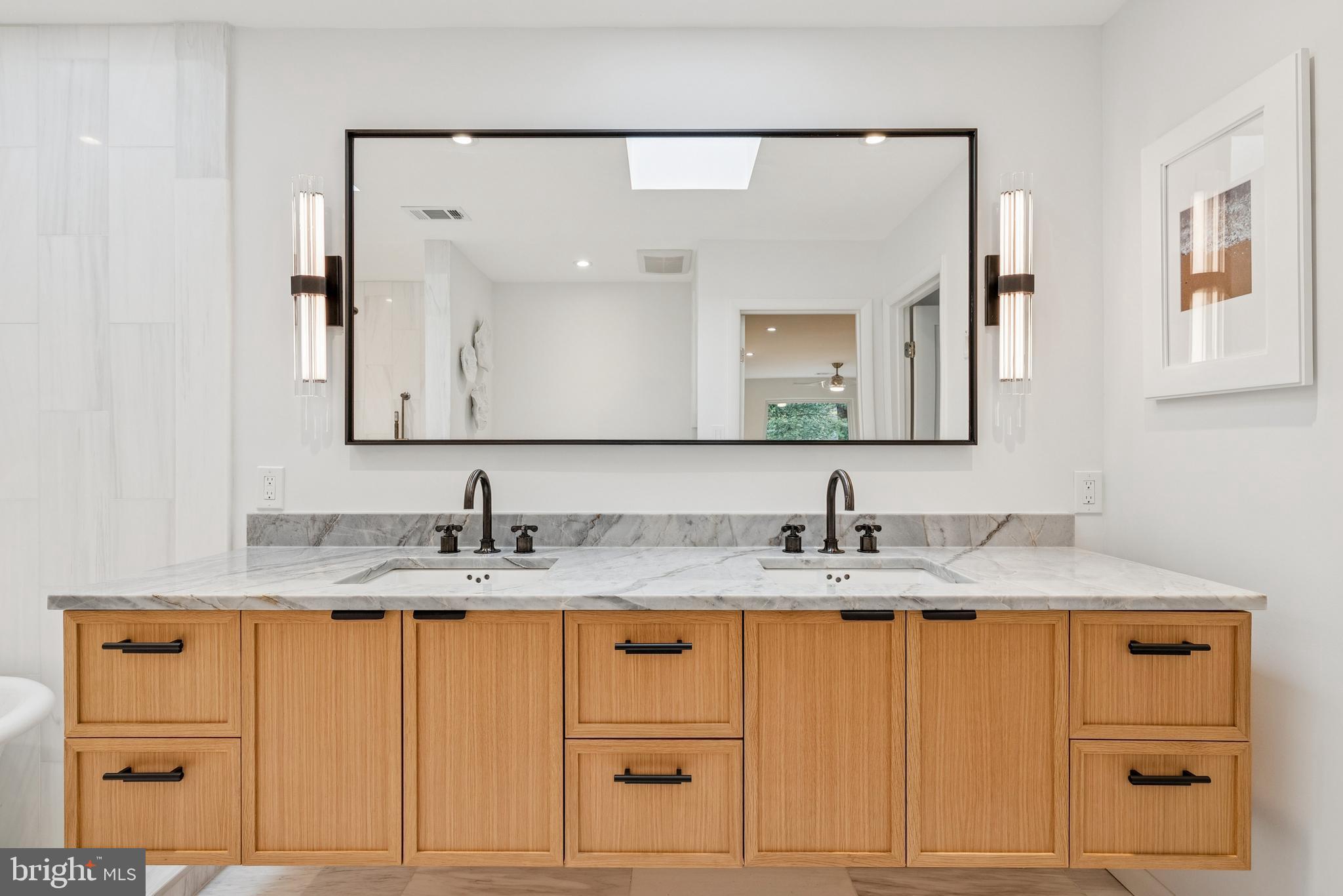 OAKTON WOODS - Residential