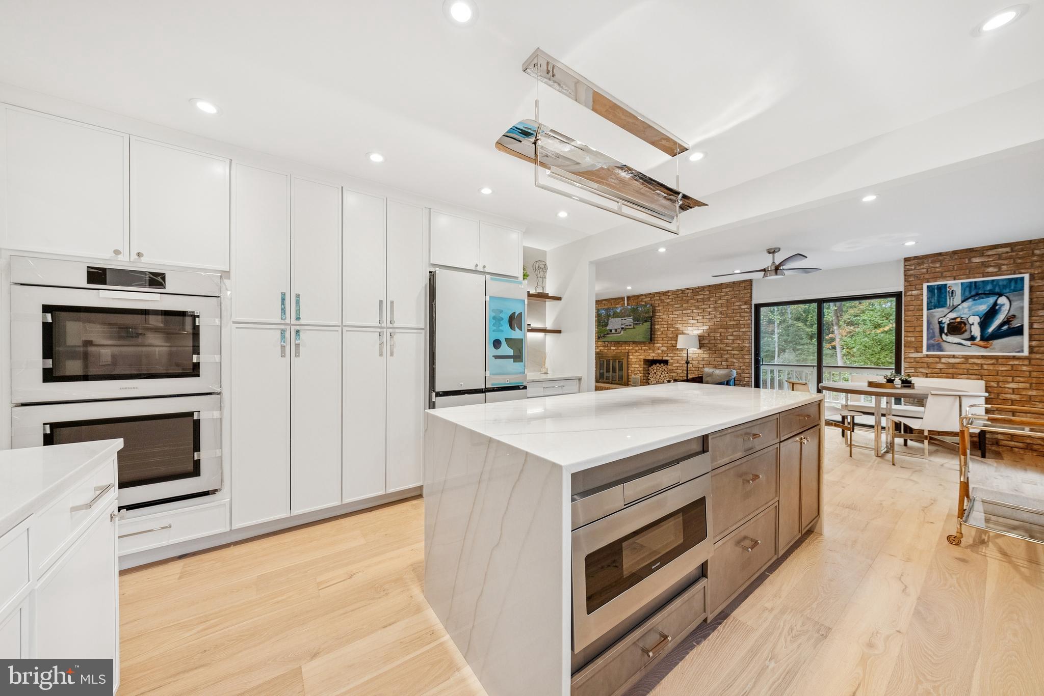 OAKTON WOODS - Residential