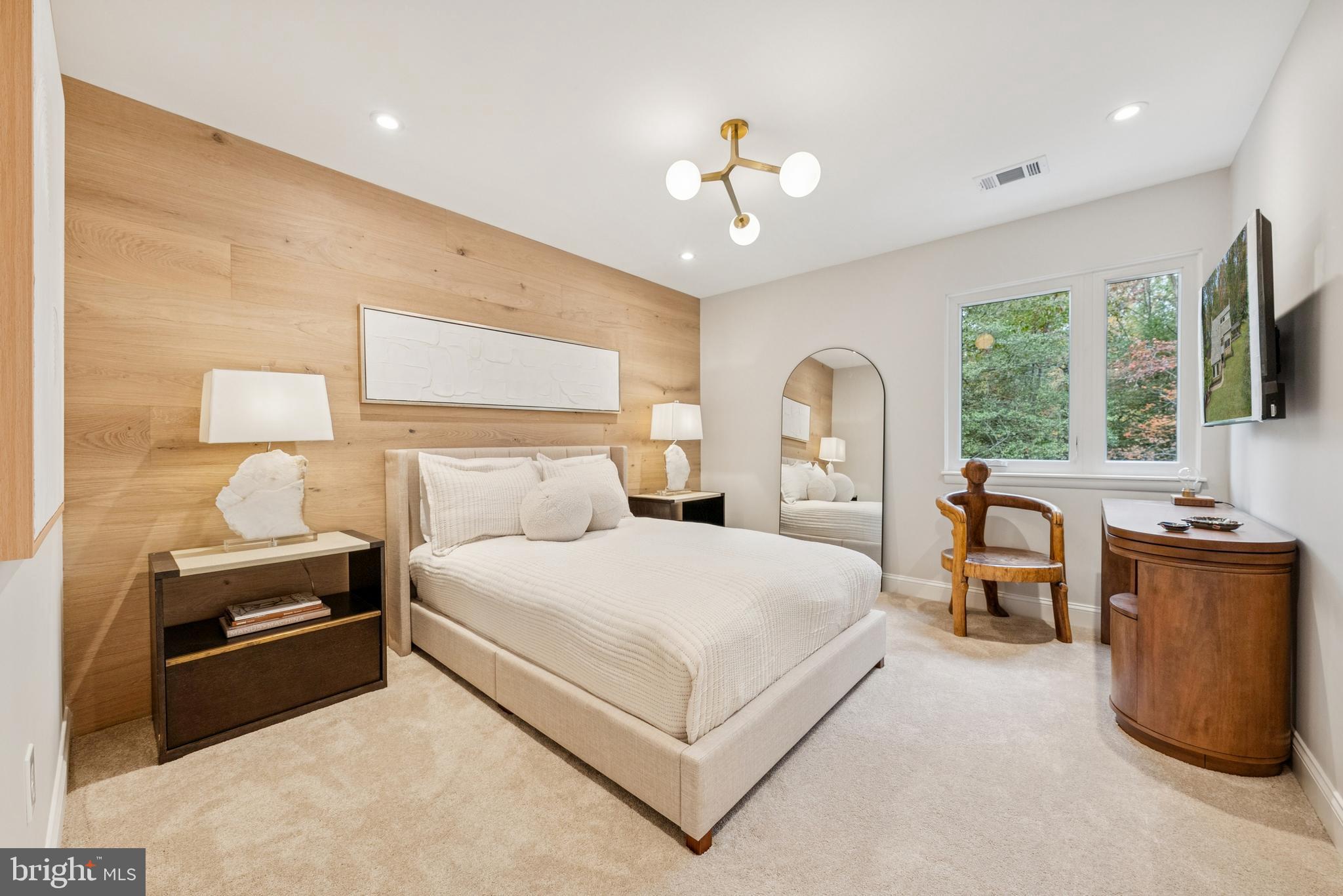 OAKTON WOODS - Residential