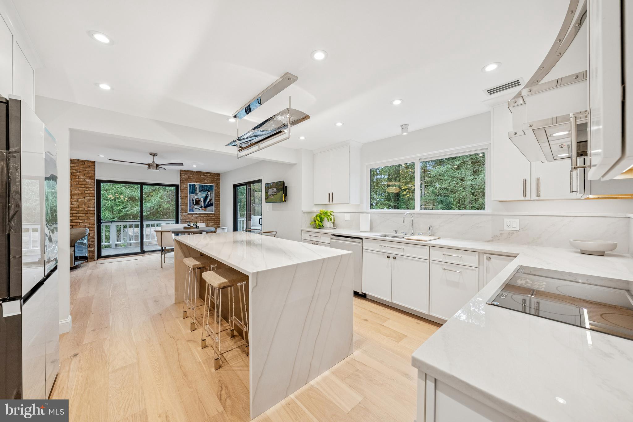 OAKTON WOODS - Residential