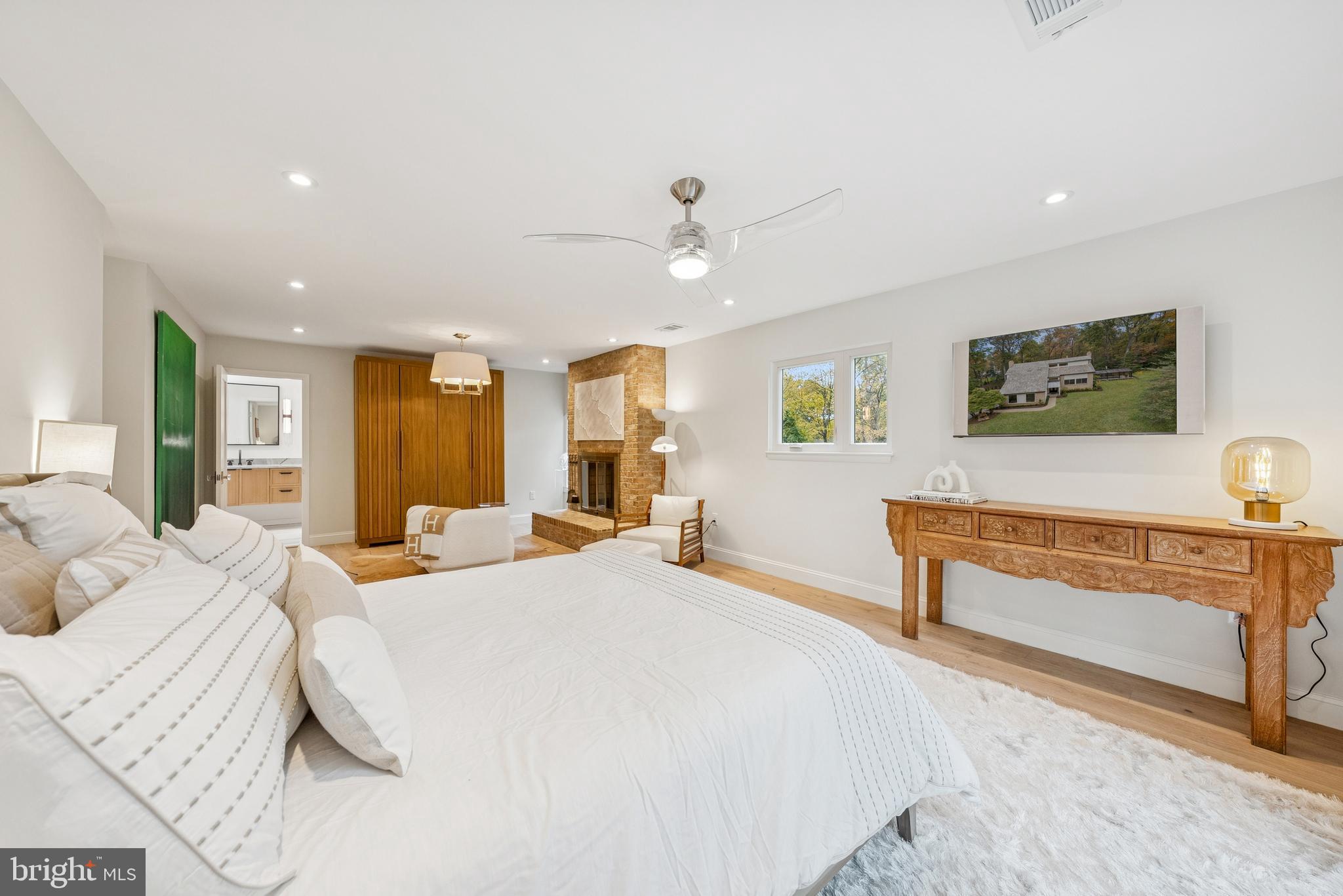 OAKTON WOODS - Residential