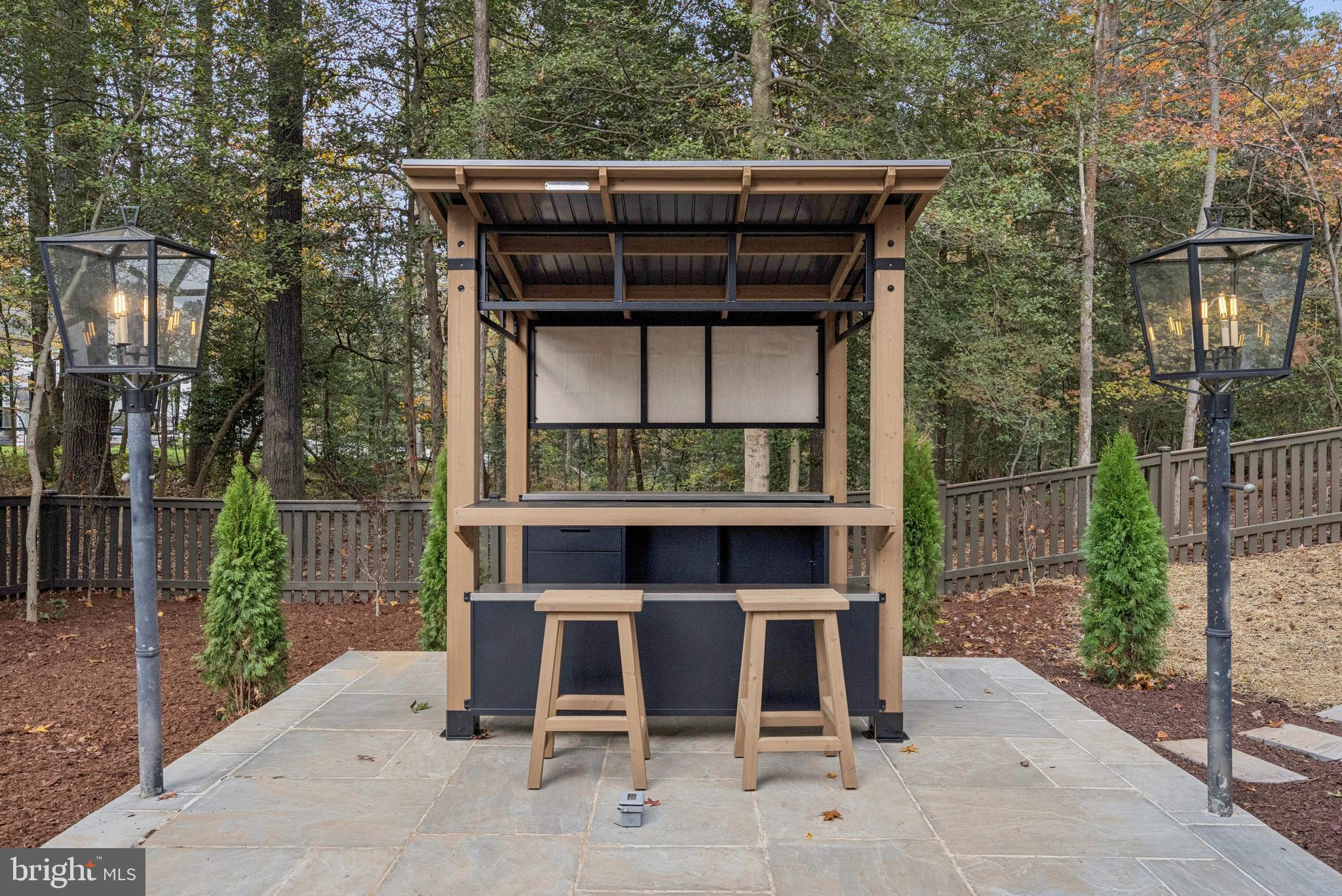 OAKTON WOODS - Residential