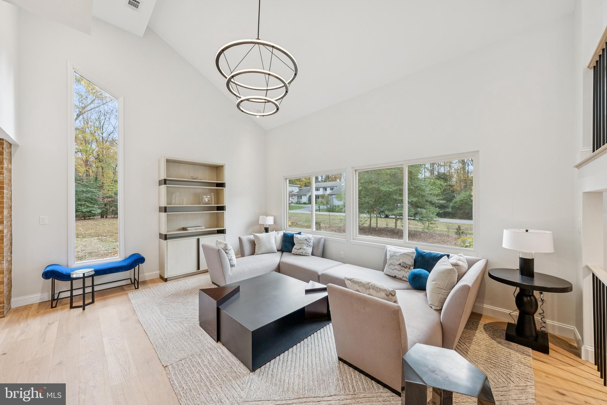 OAKTON WOODS - Residential