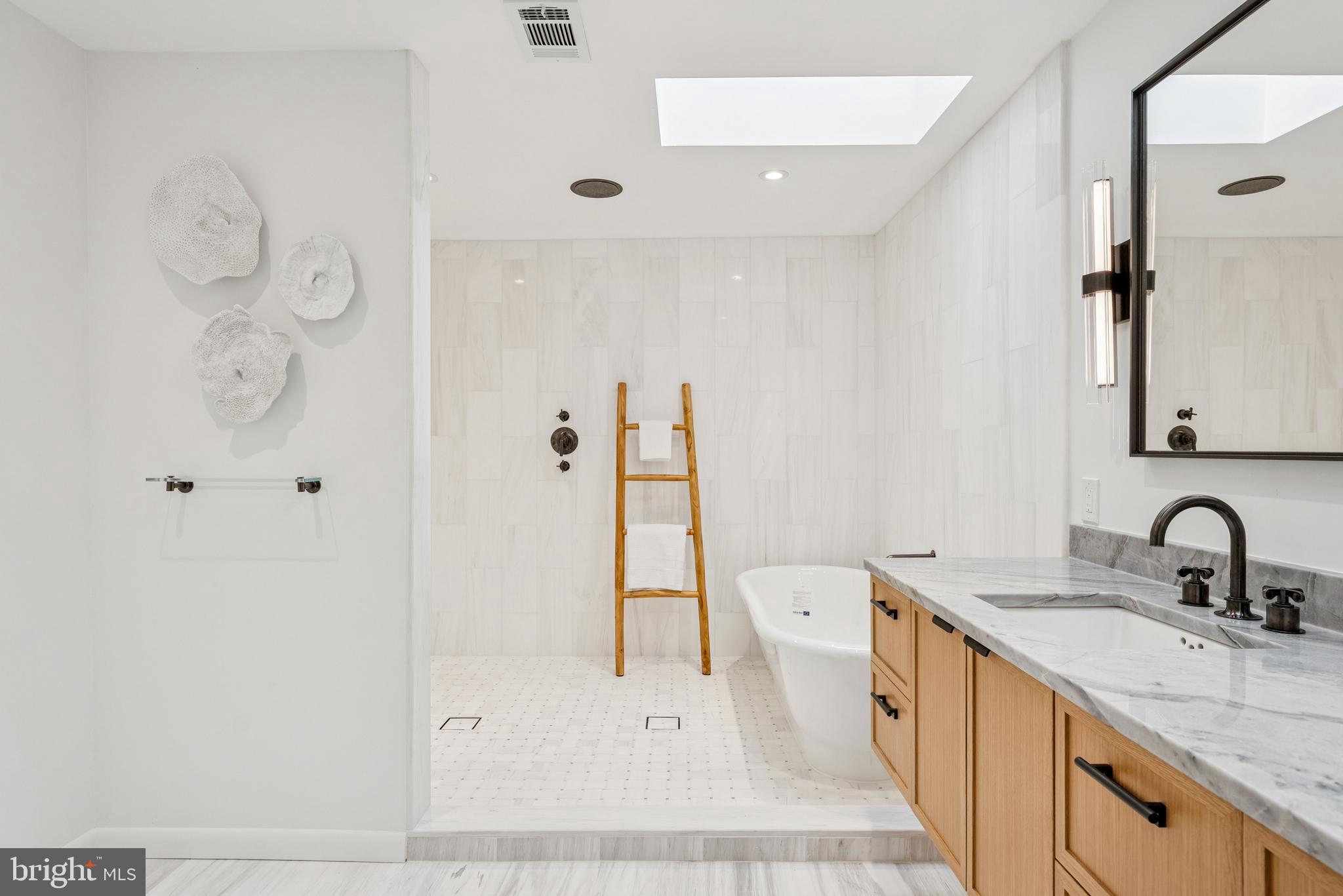 OAKTON WOODS - Residential