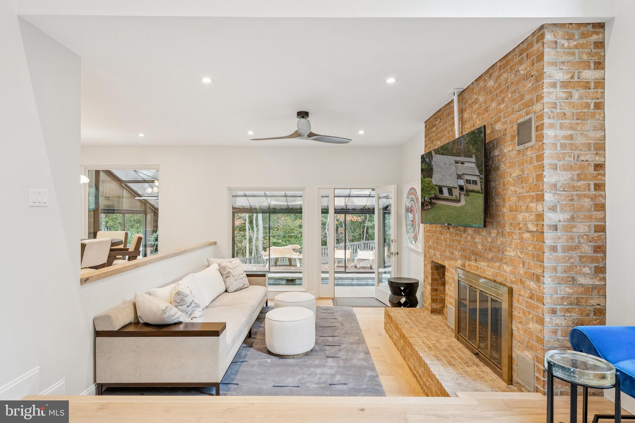 OAKTON WOODS - Residential