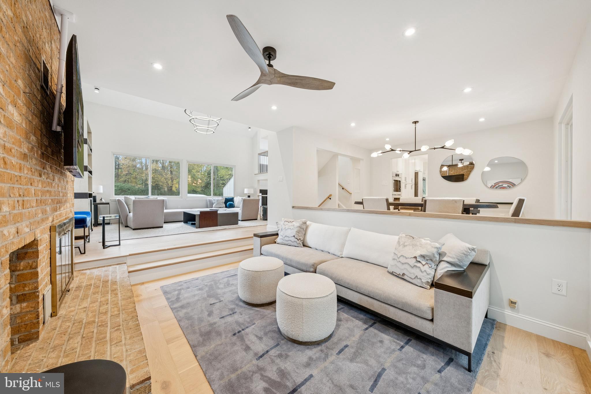 OAKTON WOODS - Residential