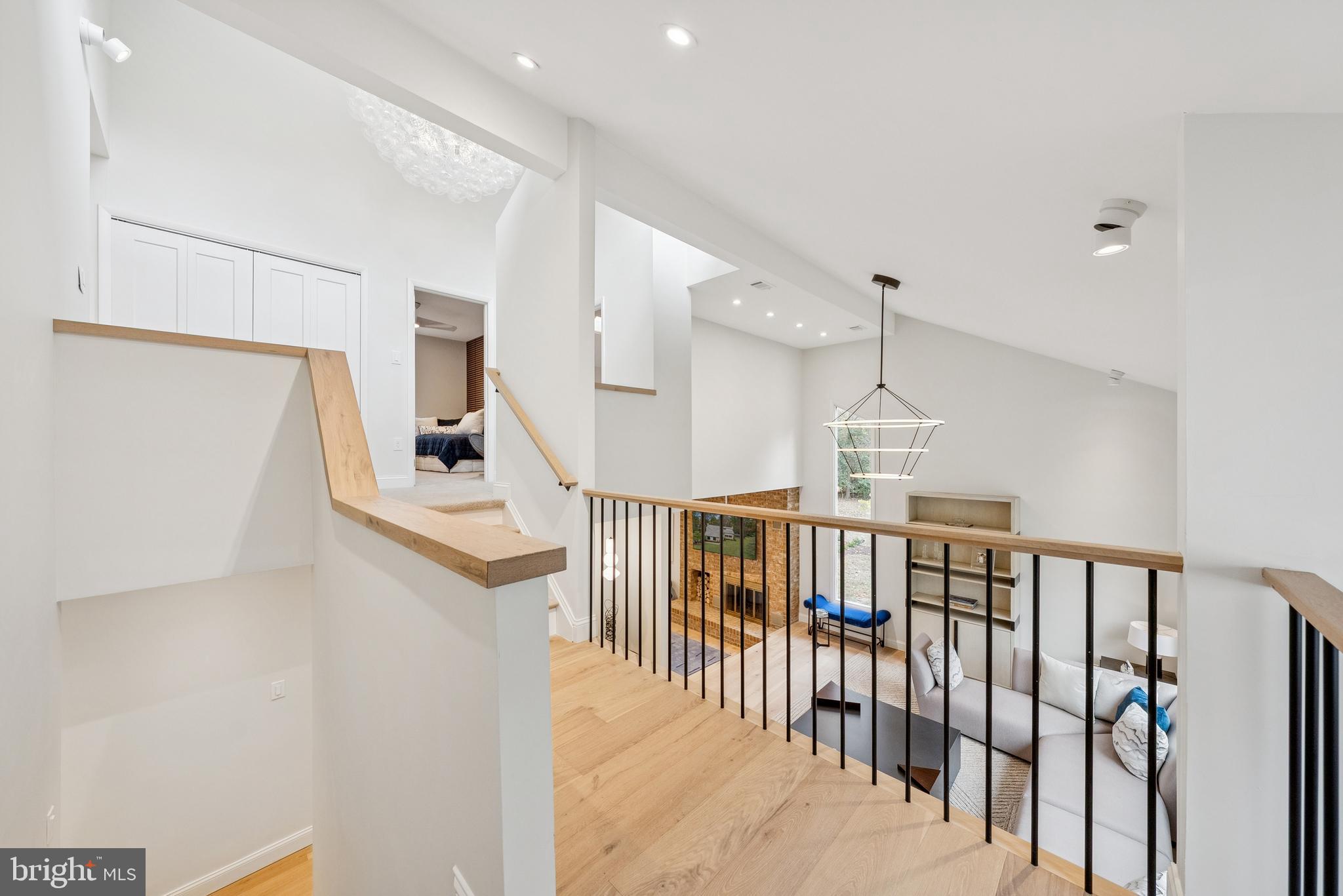 OAKTON WOODS - Residential