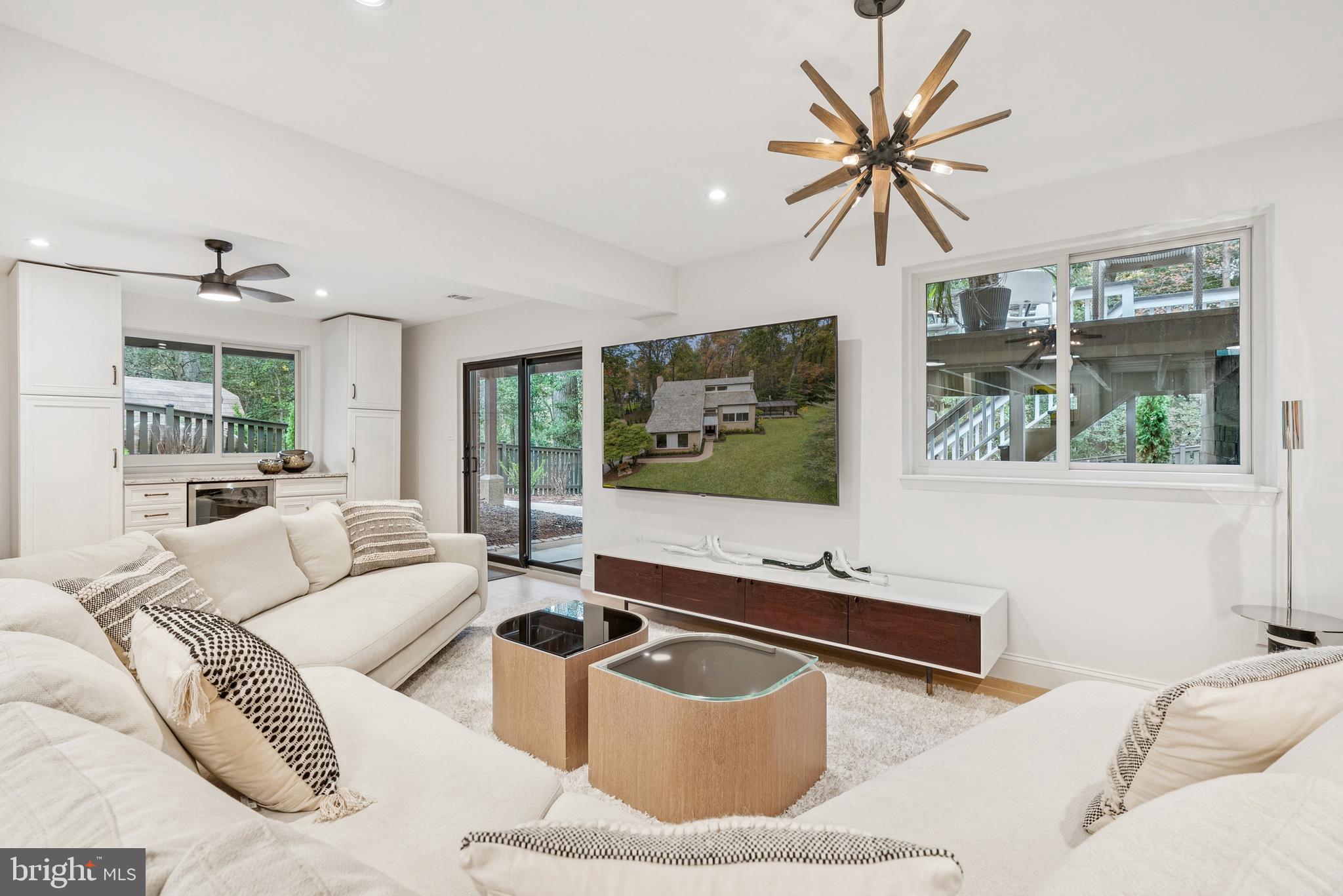 OAKTON WOODS - Residential