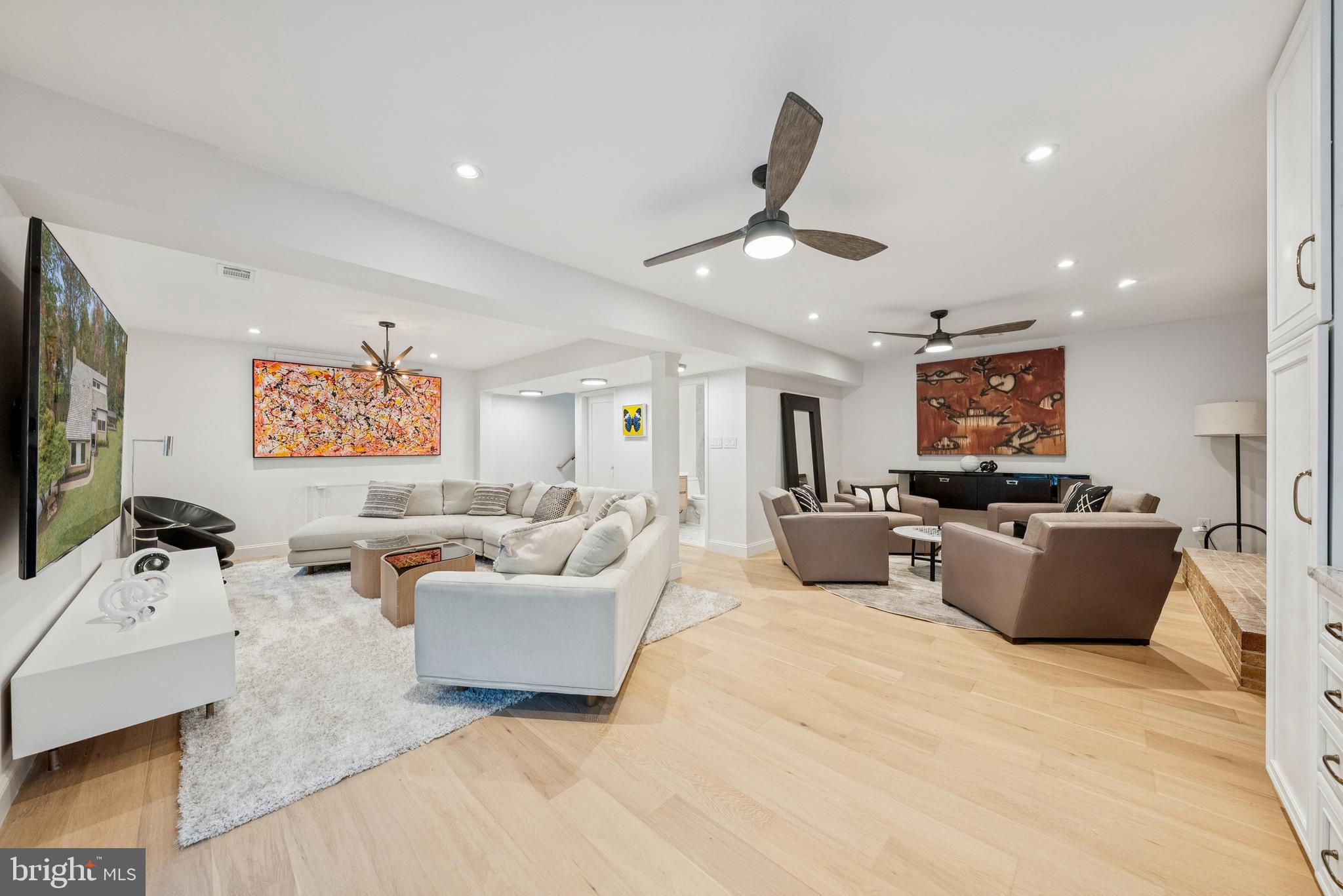 OAKTON WOODS - Residential