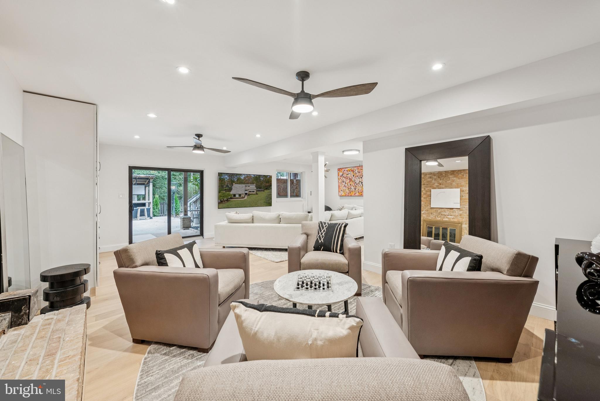 OAKTON WOODS - Residential