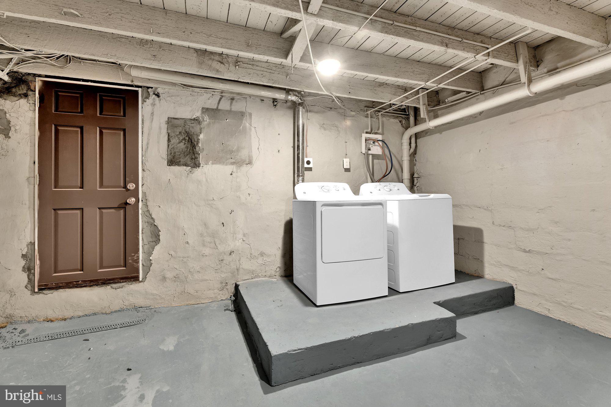 COLD SPRING NEWTOWN - Residential