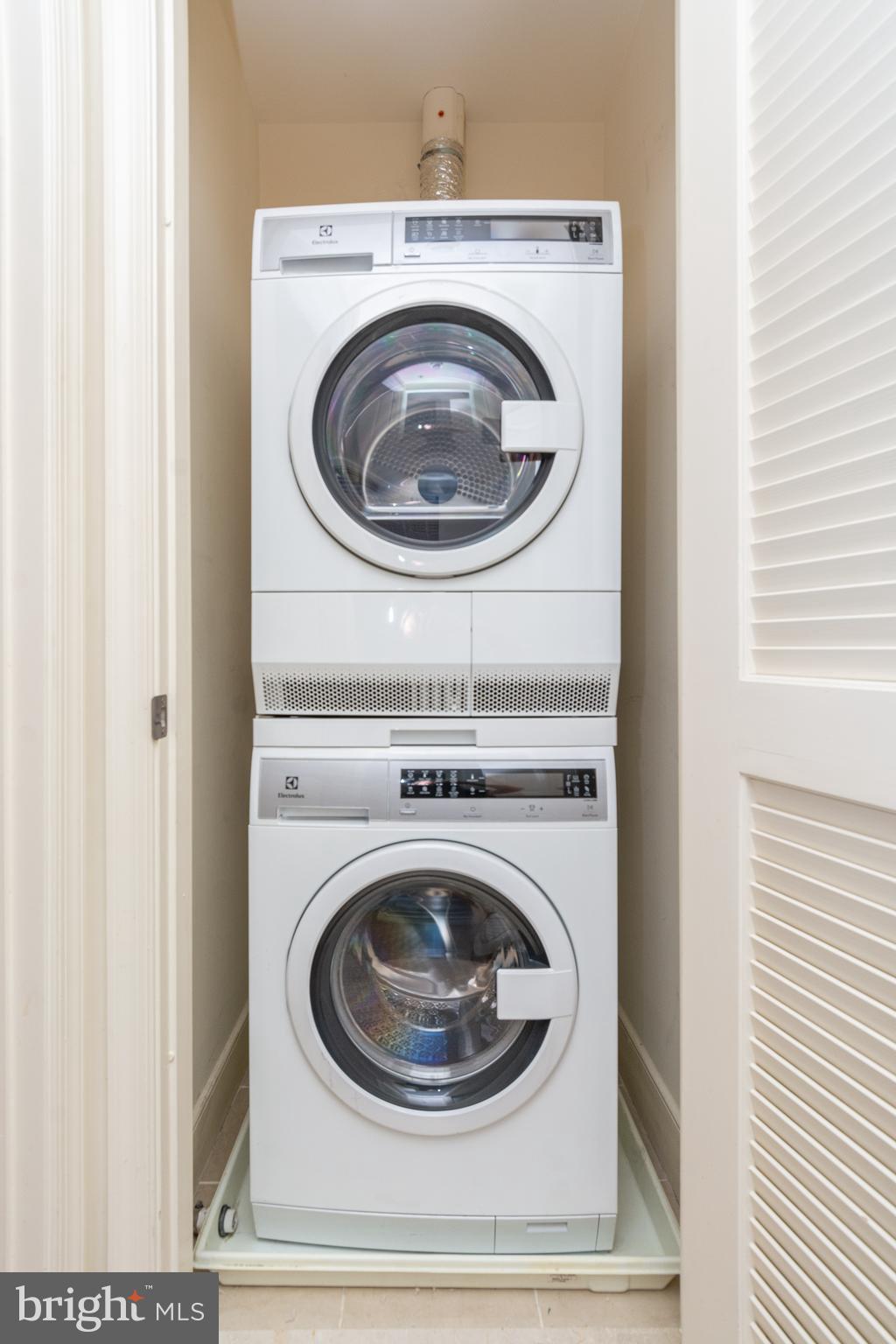 HARBOR EAST - Residential Lease