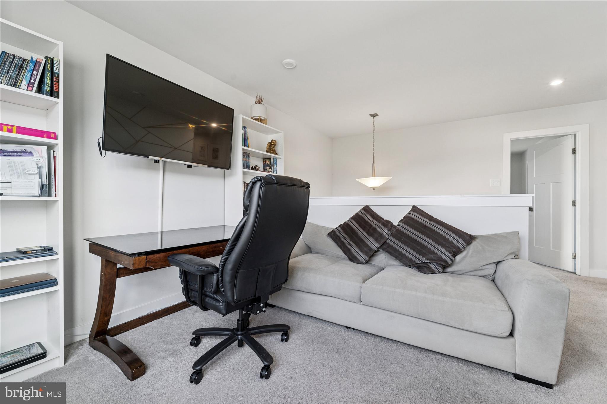 HANOVER POINTE - Residential