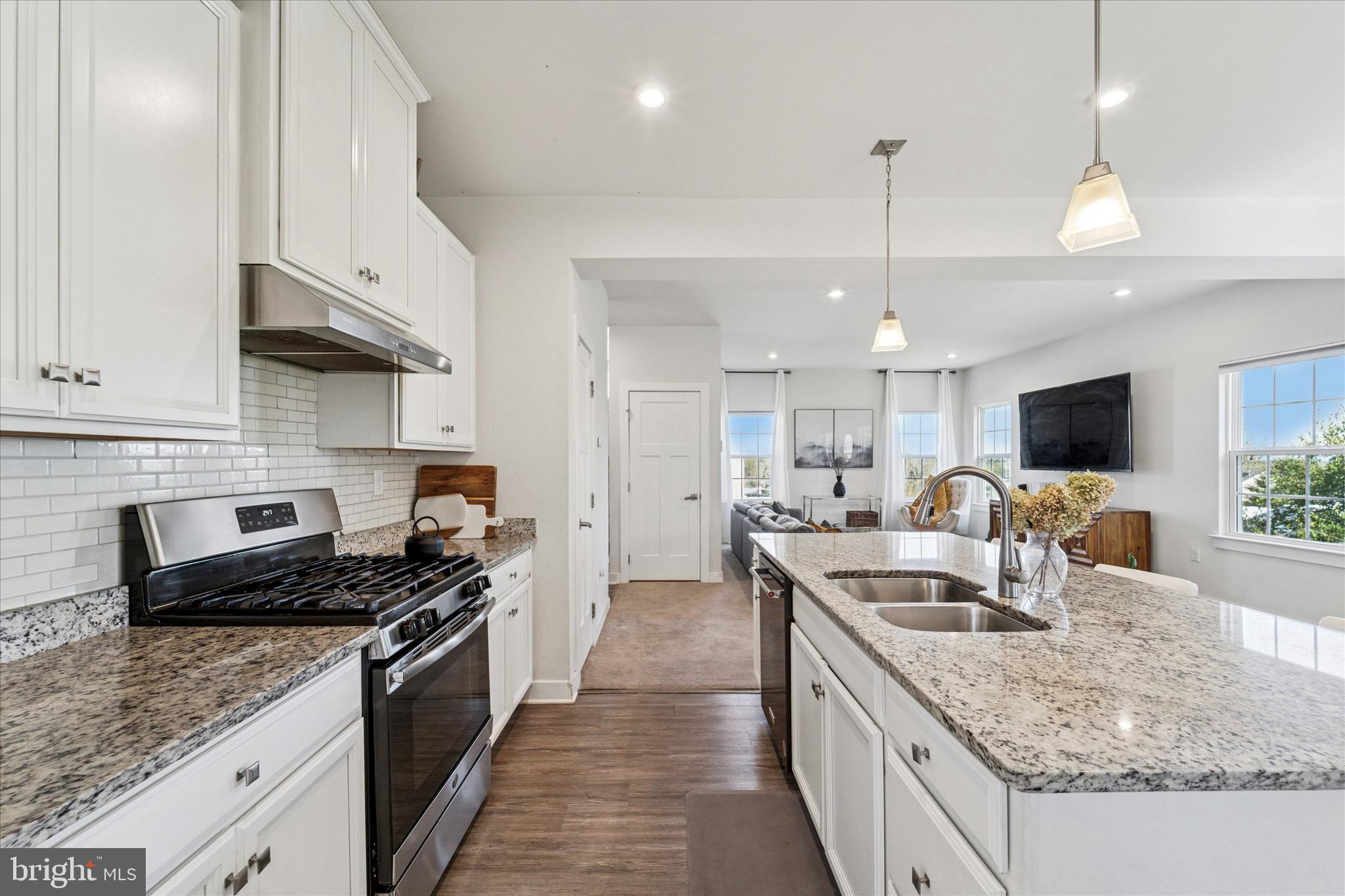 HANOVER POINTE - Residential