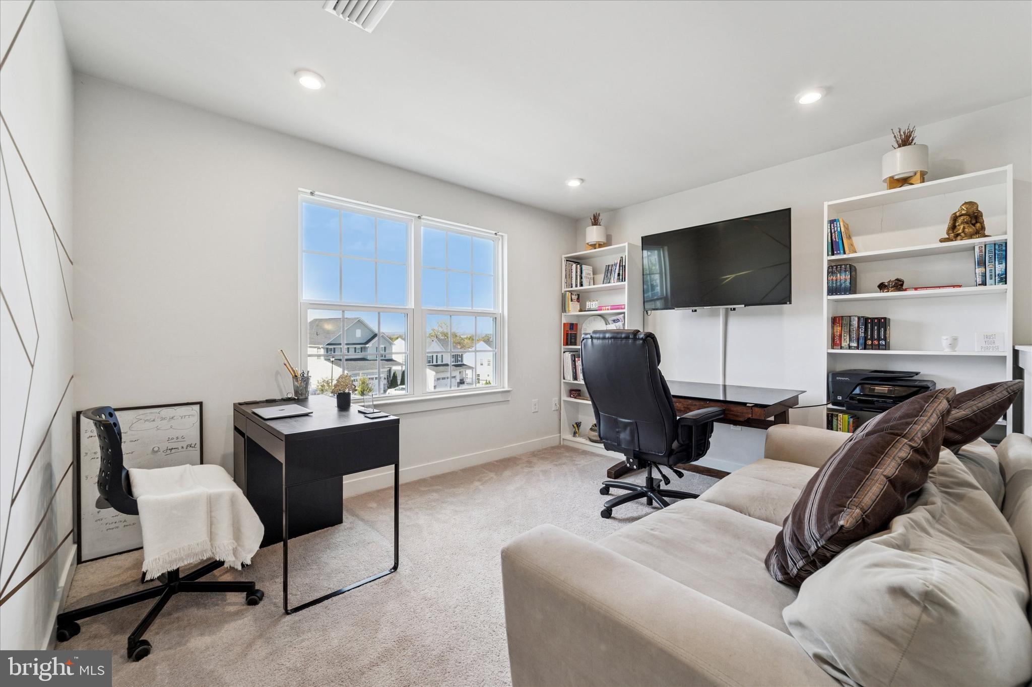 HANOVER POINTE - Residential