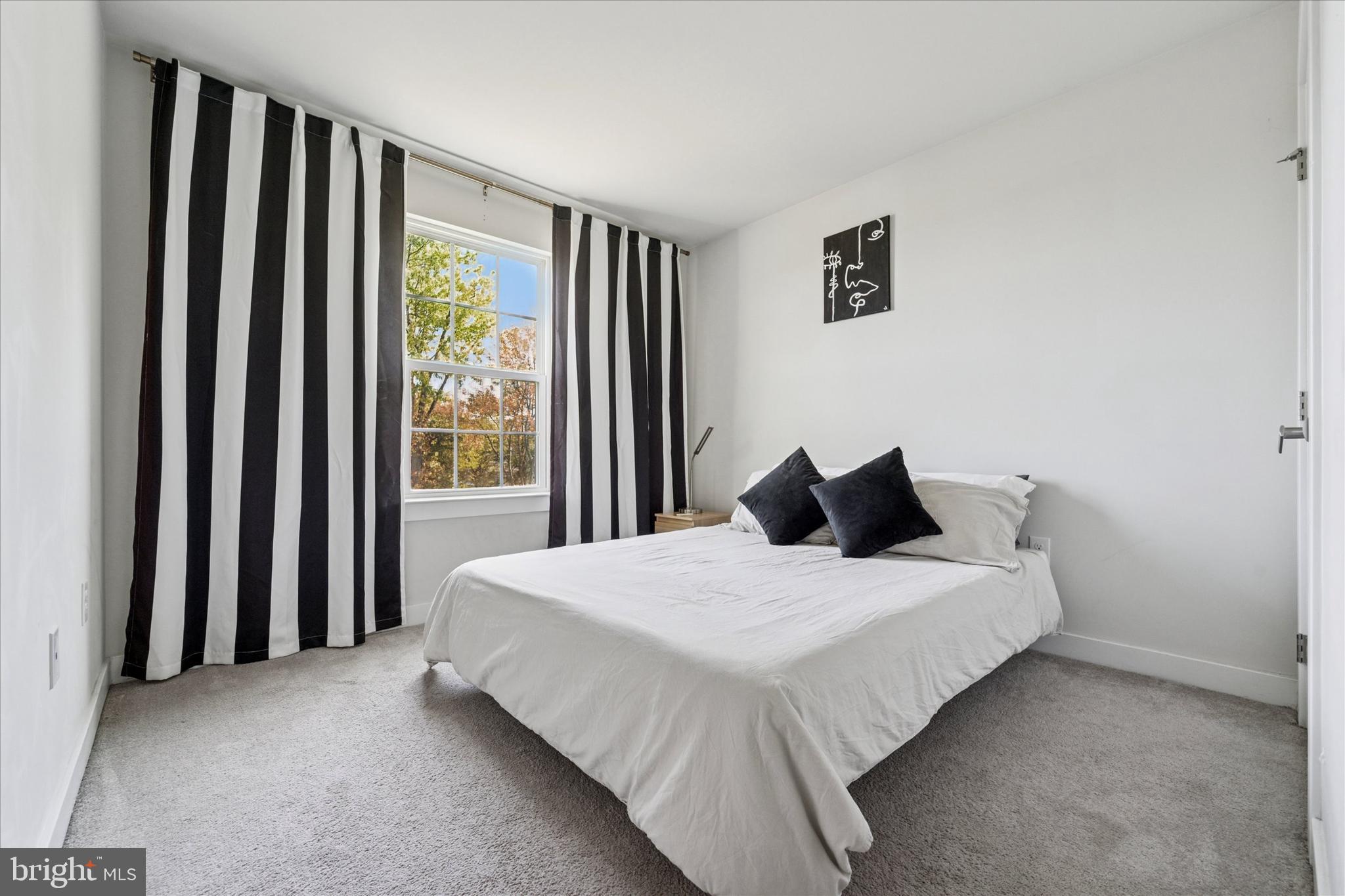 HANOVER POINTE - Residential