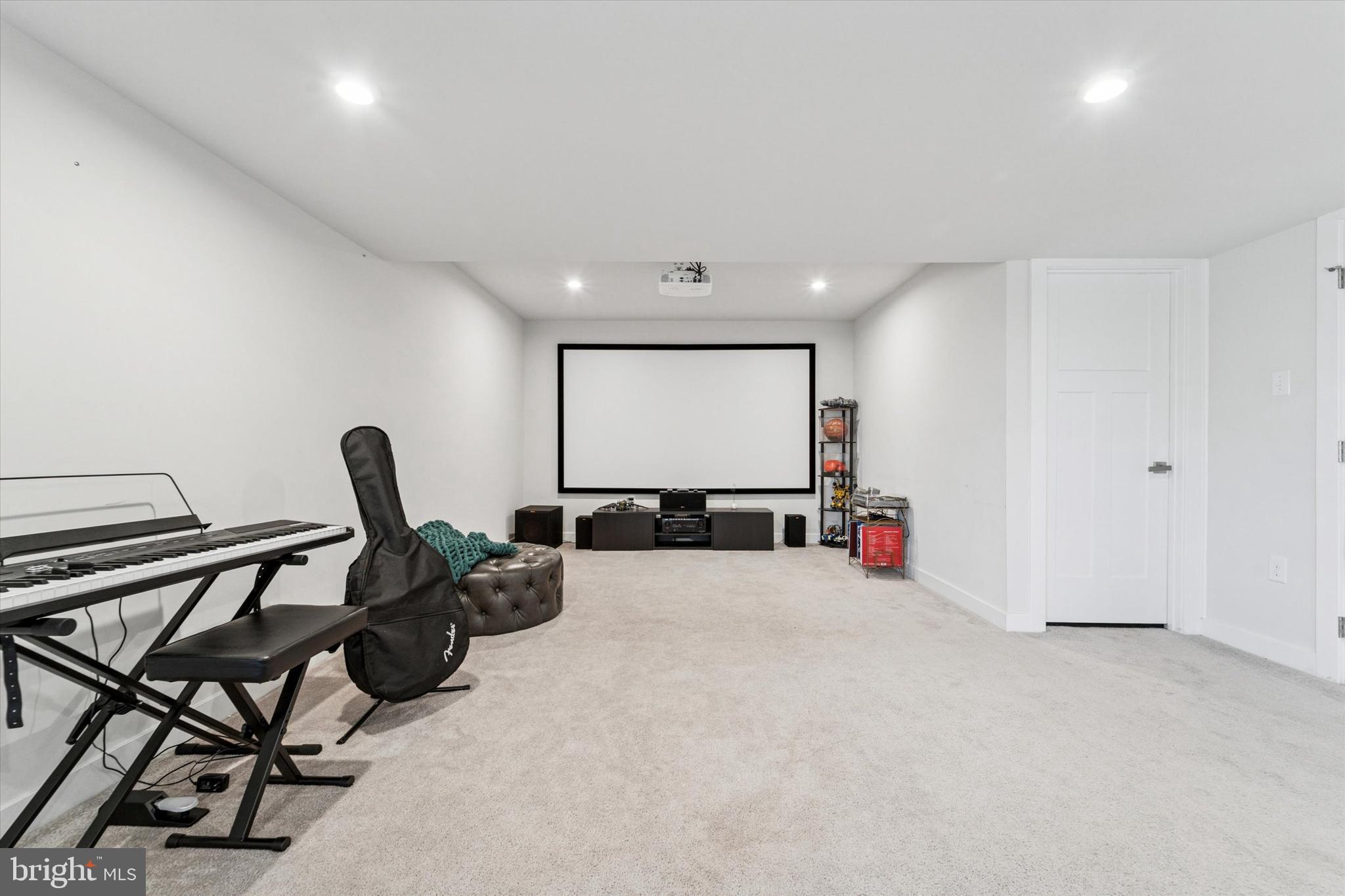 HANOVER POINTE - Residential