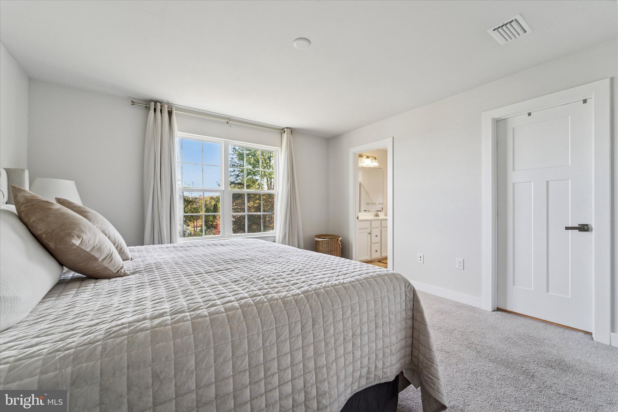 HANOVER POINTE - Residential