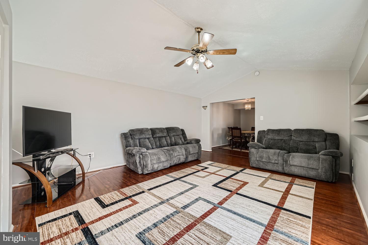 THE HIGHLANDS - Residential