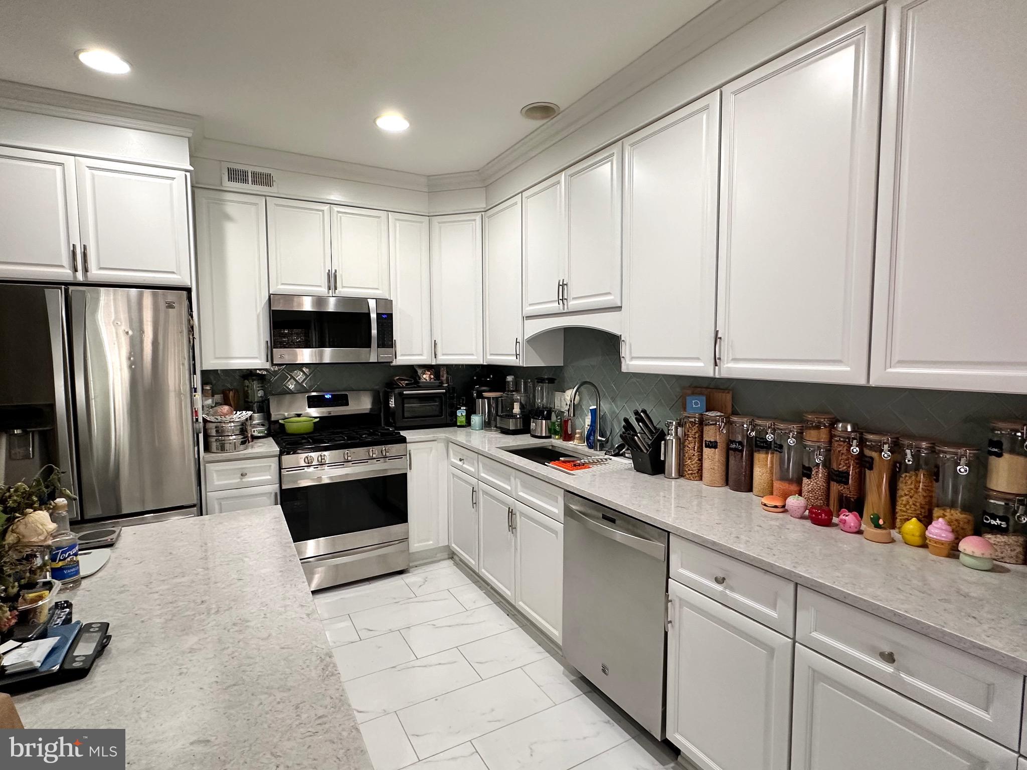 KINGSTOWNE - Residential