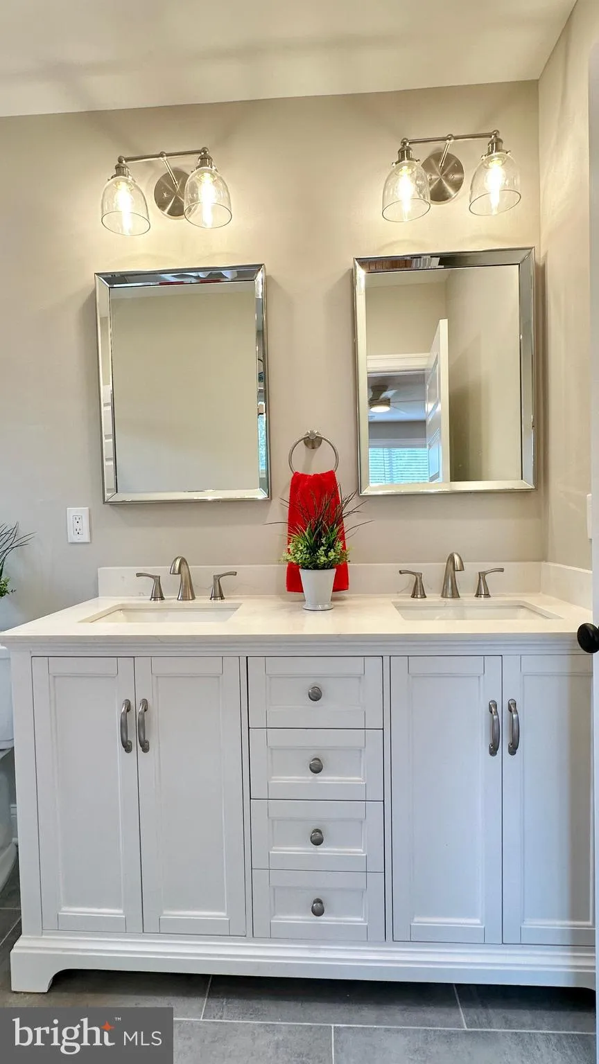 Princeton, New Jersey 08540, United States, 4 Bedrooms Bedrooms, ,3 BathroomsBathrooms,Residential,Pending,58718