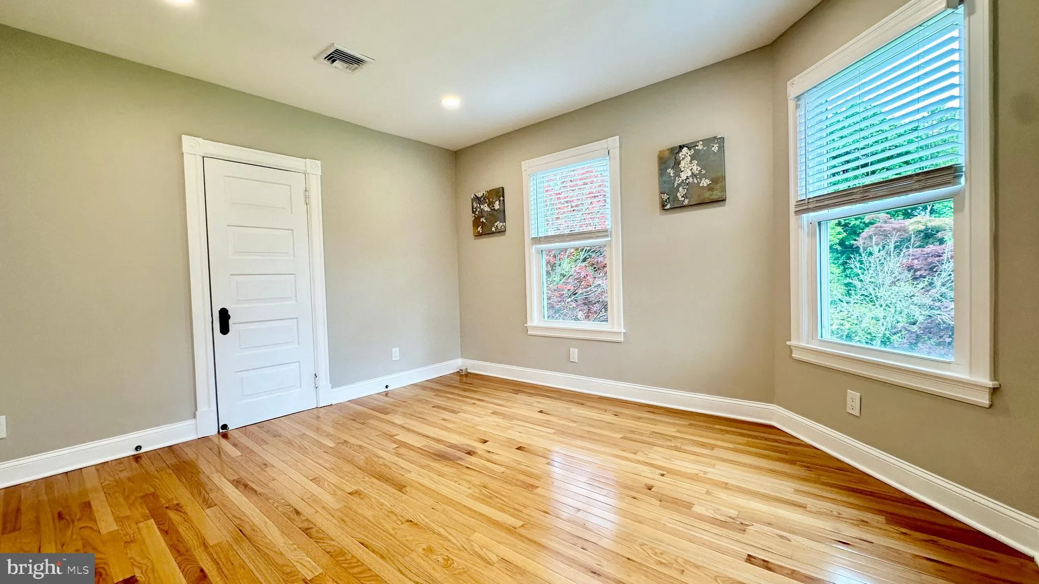 Princeton, New Jersey 08540, United States, 4 Bedrooms Bedrooms, ,3 BathroomsBathrooms,Residential,Pending,58718