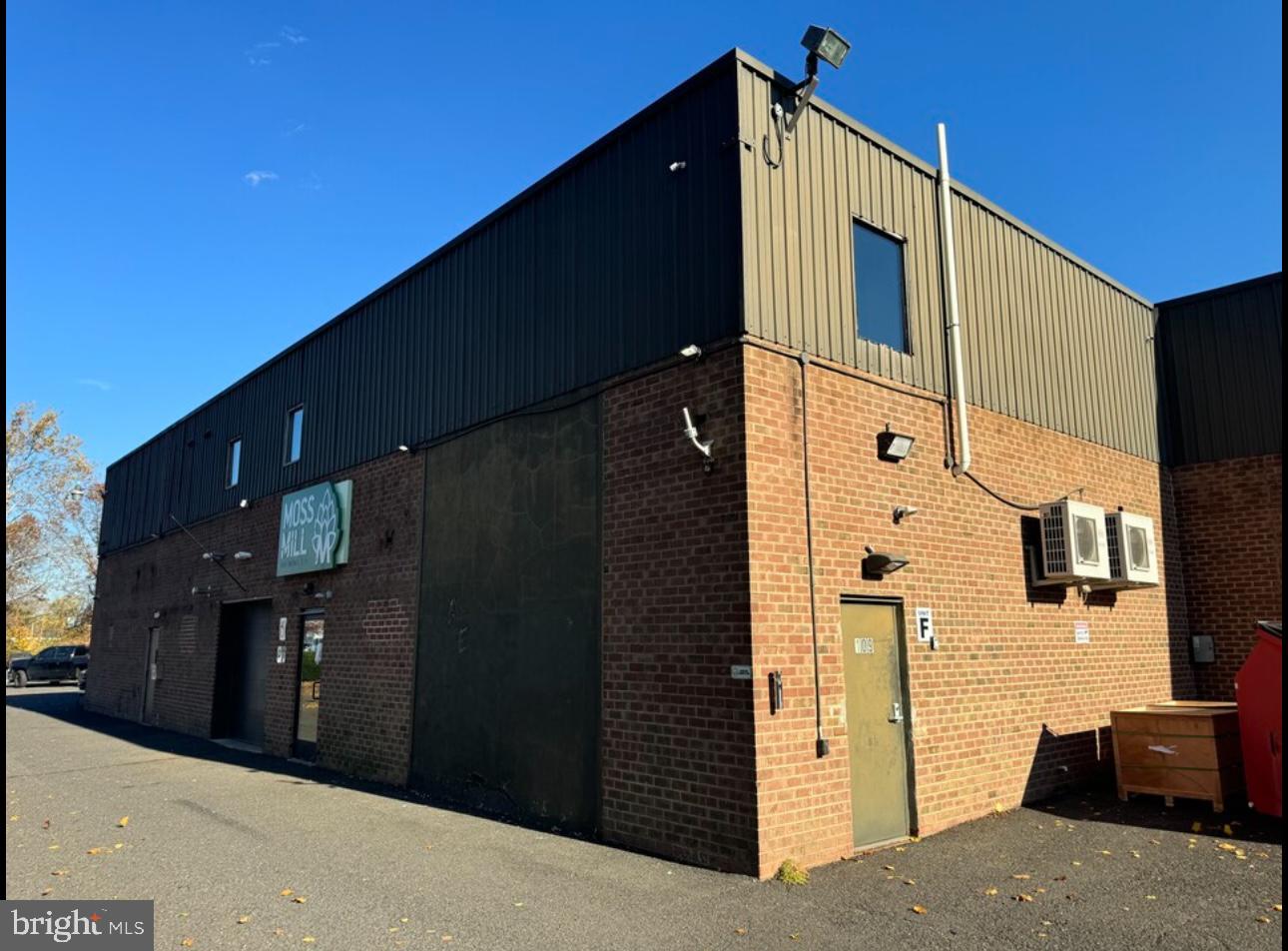 Location, Location, location
Rarely offered lease oportunity in a desirable Huntingdon Valley. Up for lease are 2 units that can be rented together or separate.
First floor unit #D offer drive in gate 9ft x 9ft with 14 ft of ceiling that can accommodate most of your business needs.
2nd floor unit #F is ideal for office space, dance studio, martial arts studio, event space etc. With industrial zoning almost any business will be allowed by right.