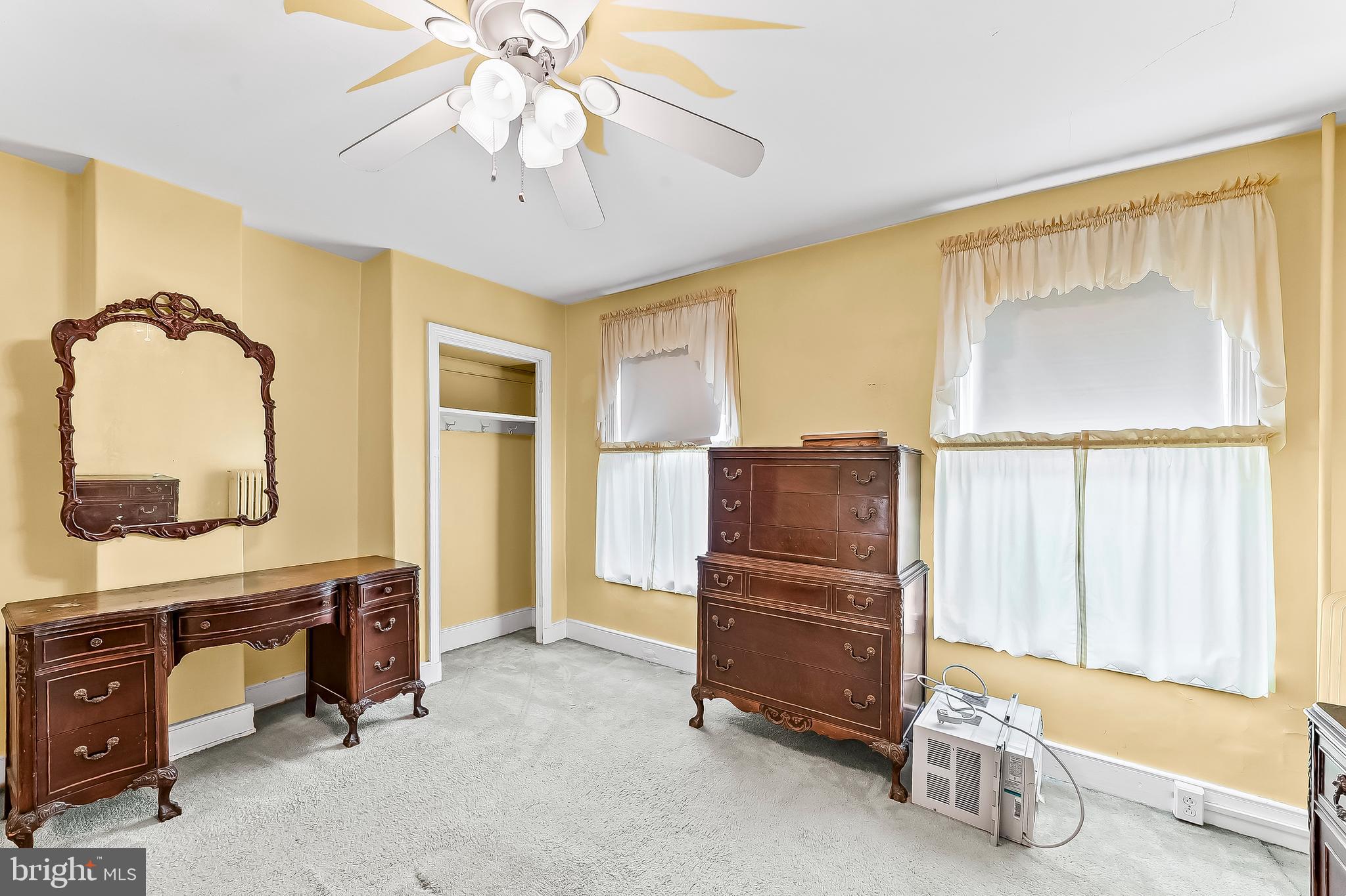 EAST FALLS - Residential