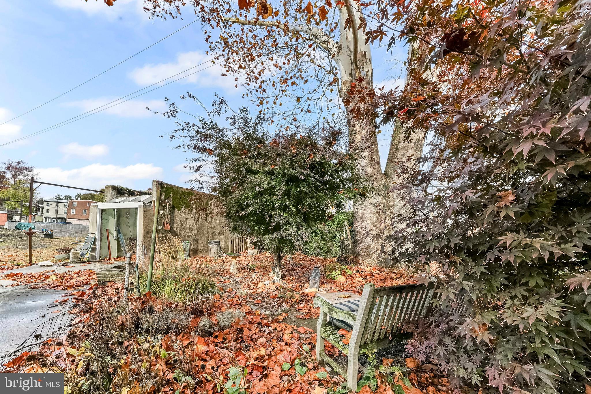 EAST FALLS - Residential