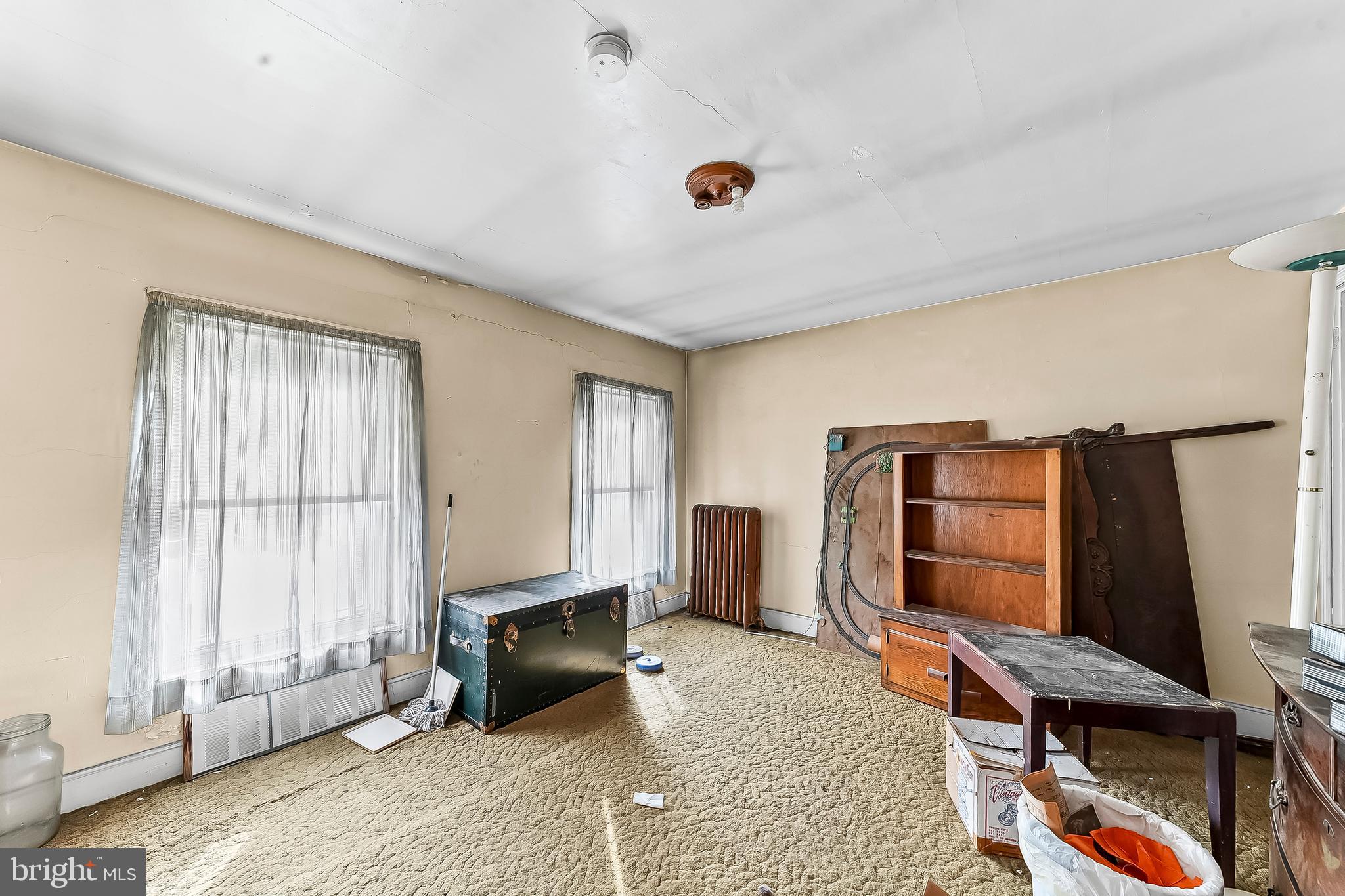 EAST FALLS - Residential