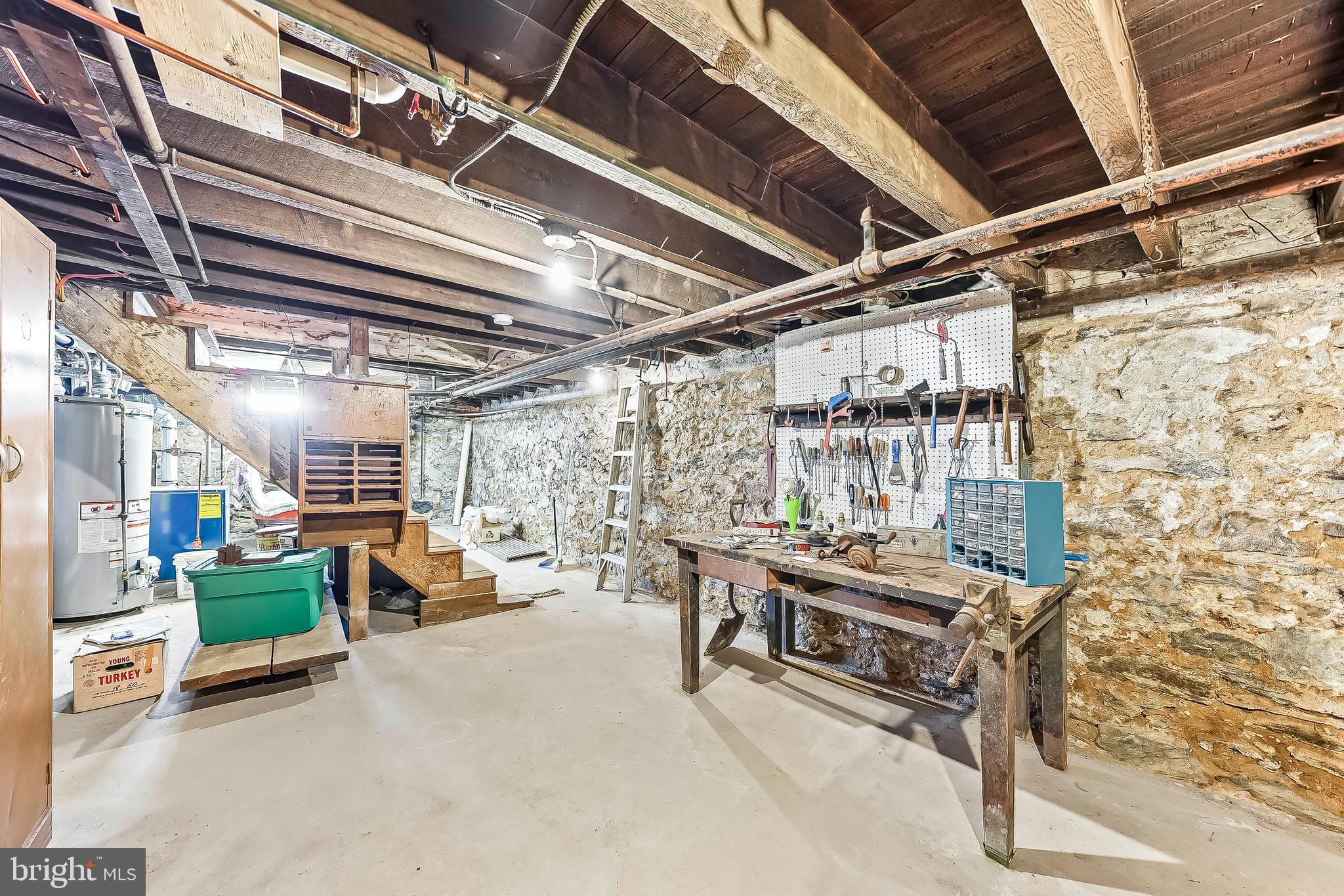 EAST FALLS - Residential