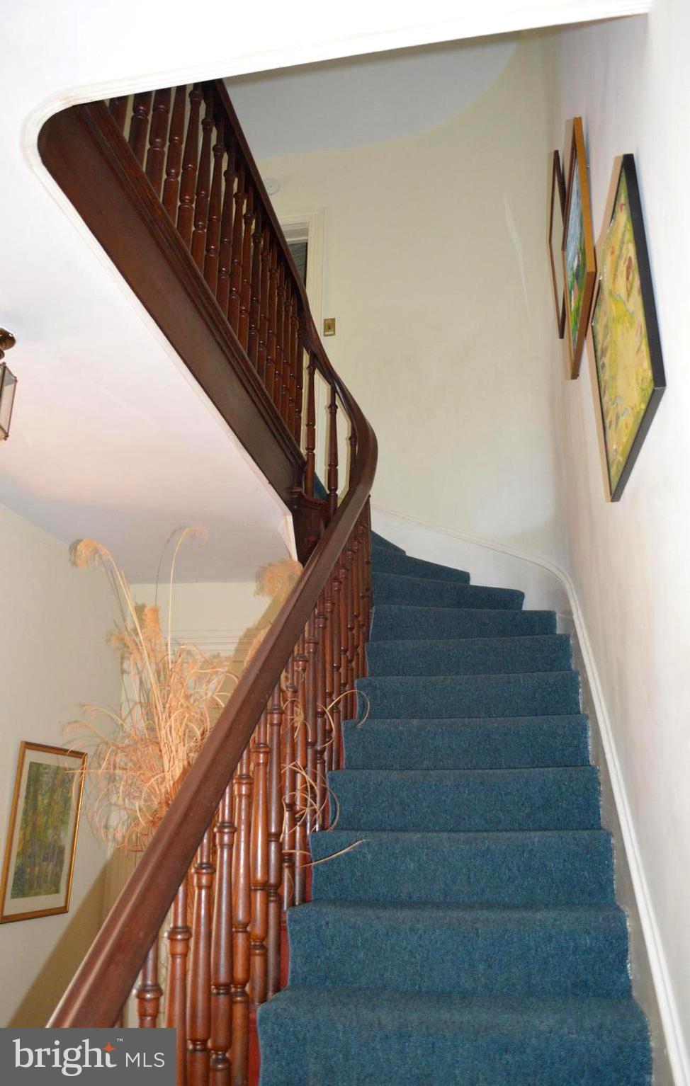 POOLESVILLE OUTSIDE - Residential