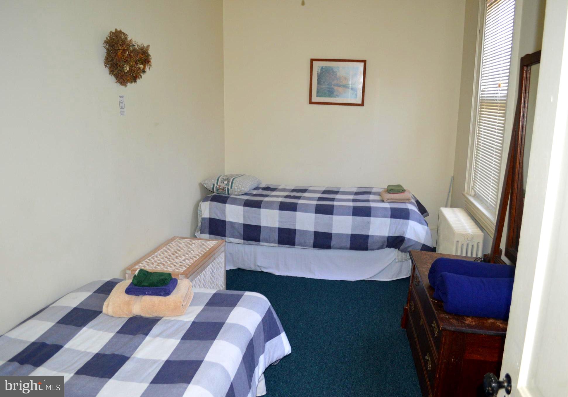 POOLESVILLE OUTSIDE - Residential