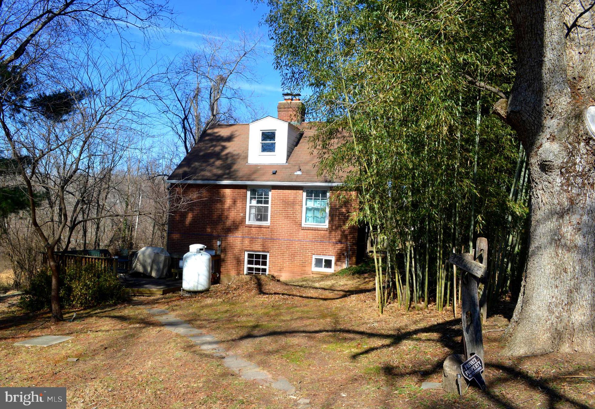 POOLESVILLE OUTSIDE - Residential