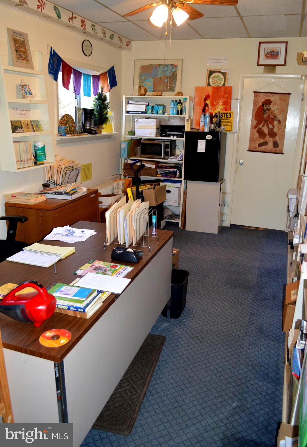 POOLESVILLE OUTSIDE - Residential