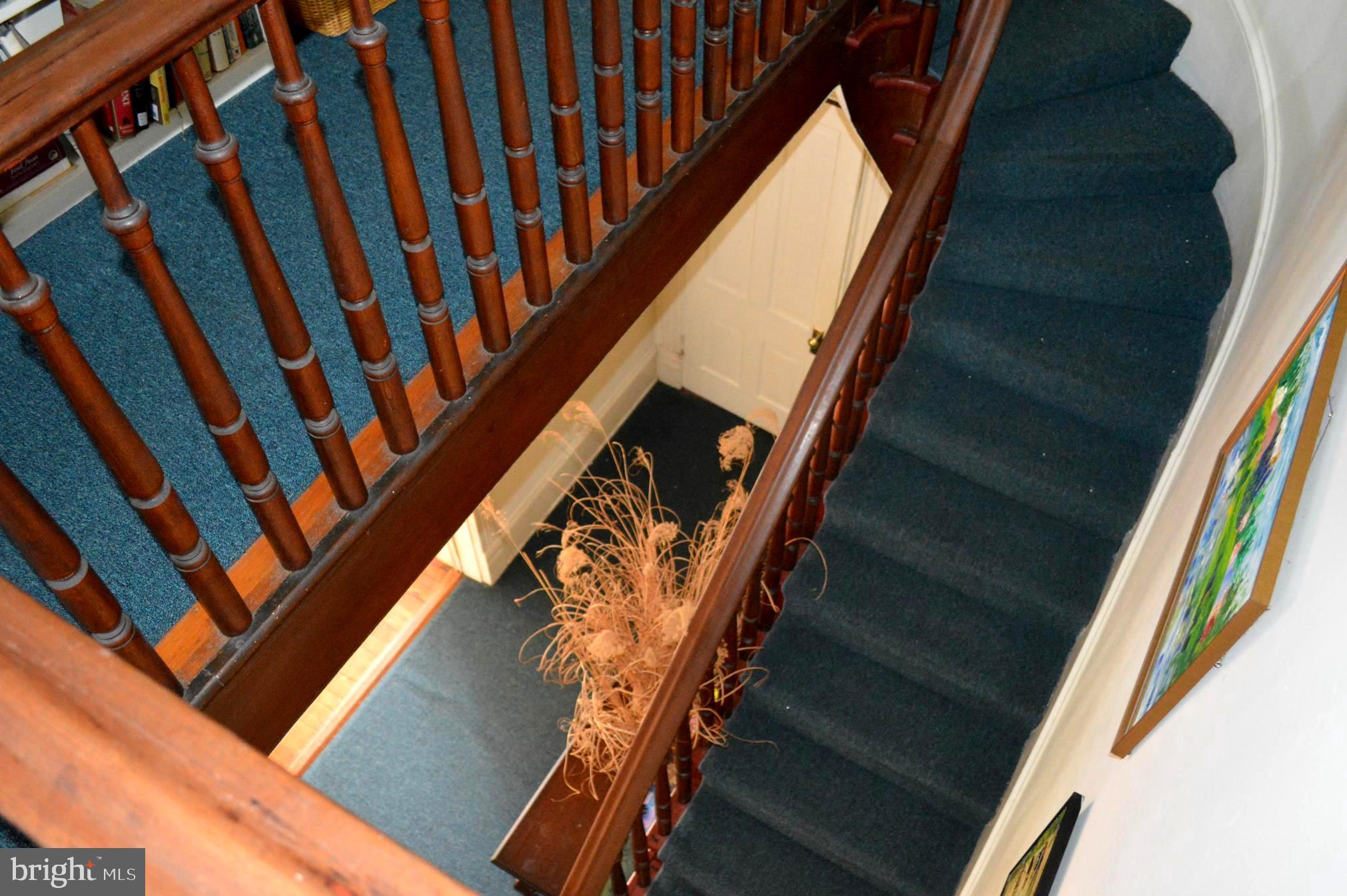 POOLESVILLE OUTSIDE - Residential