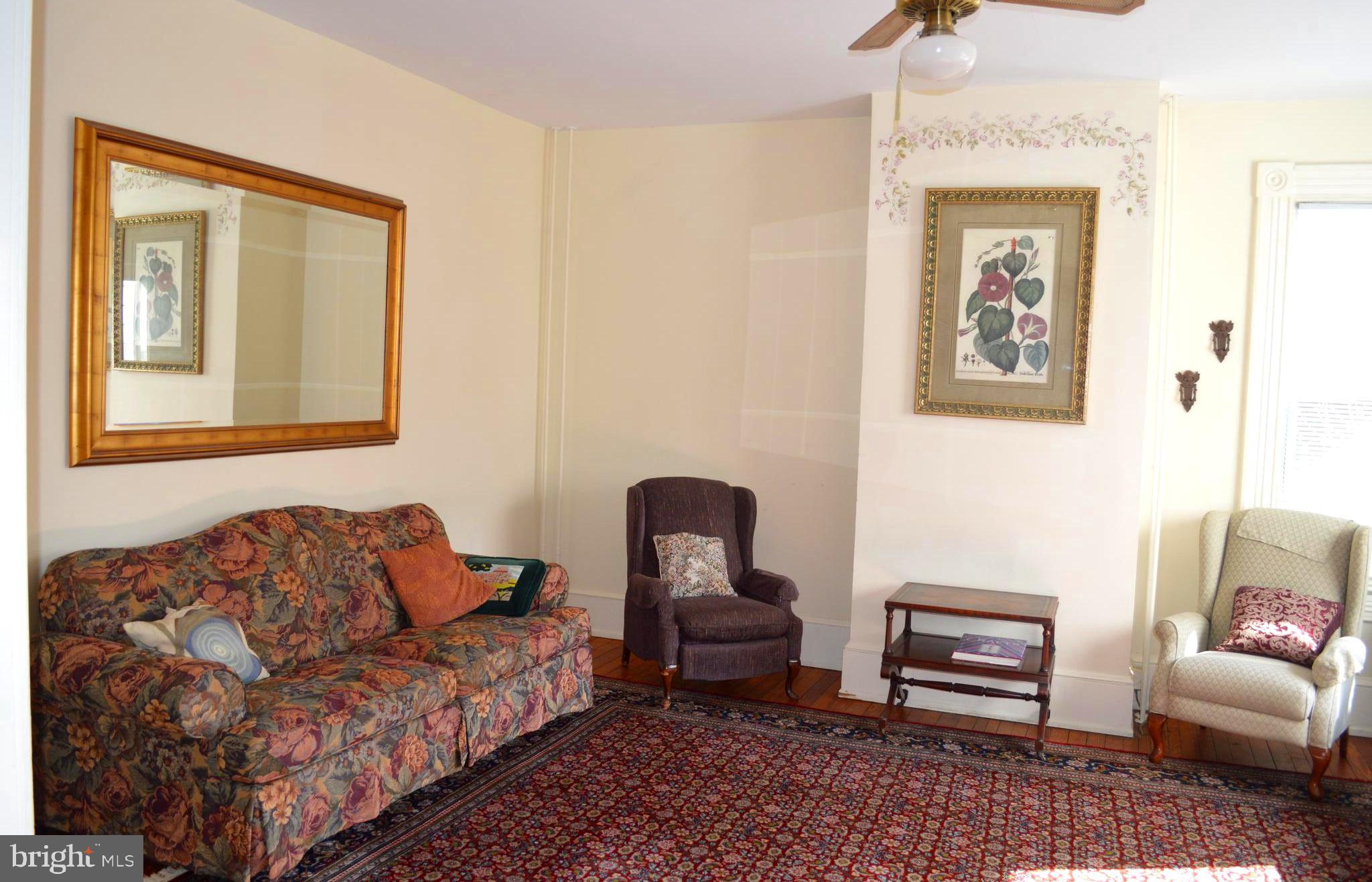 POOLESVILLE OUTSIDE - Residential