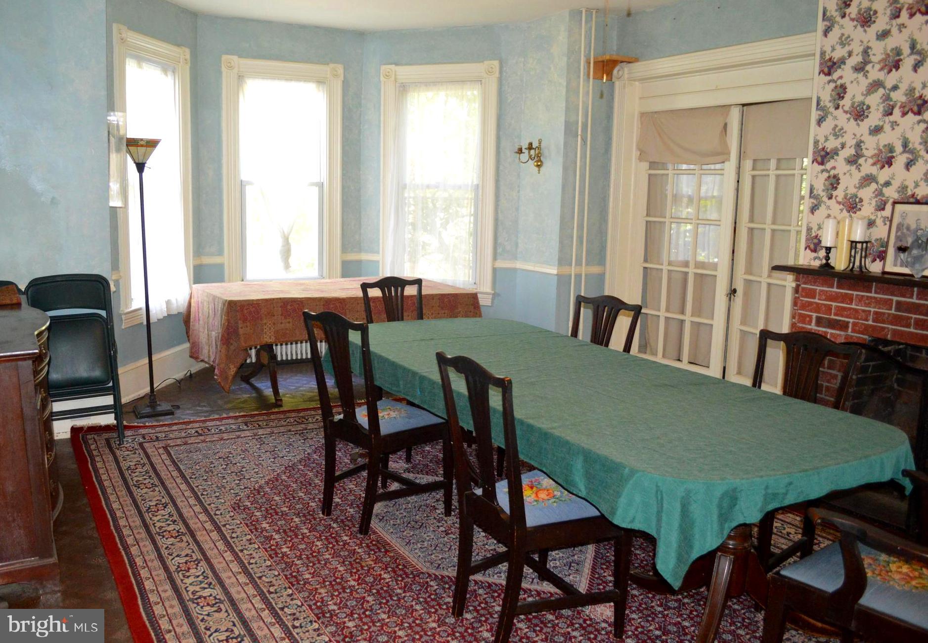 POOLESVILLE OUTSIDE - Residential