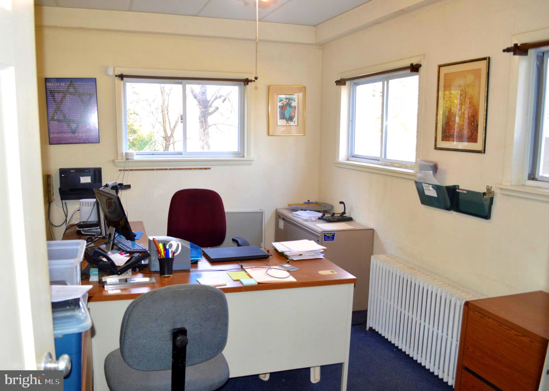 POOLESVILLE OUTSIDE - Residential