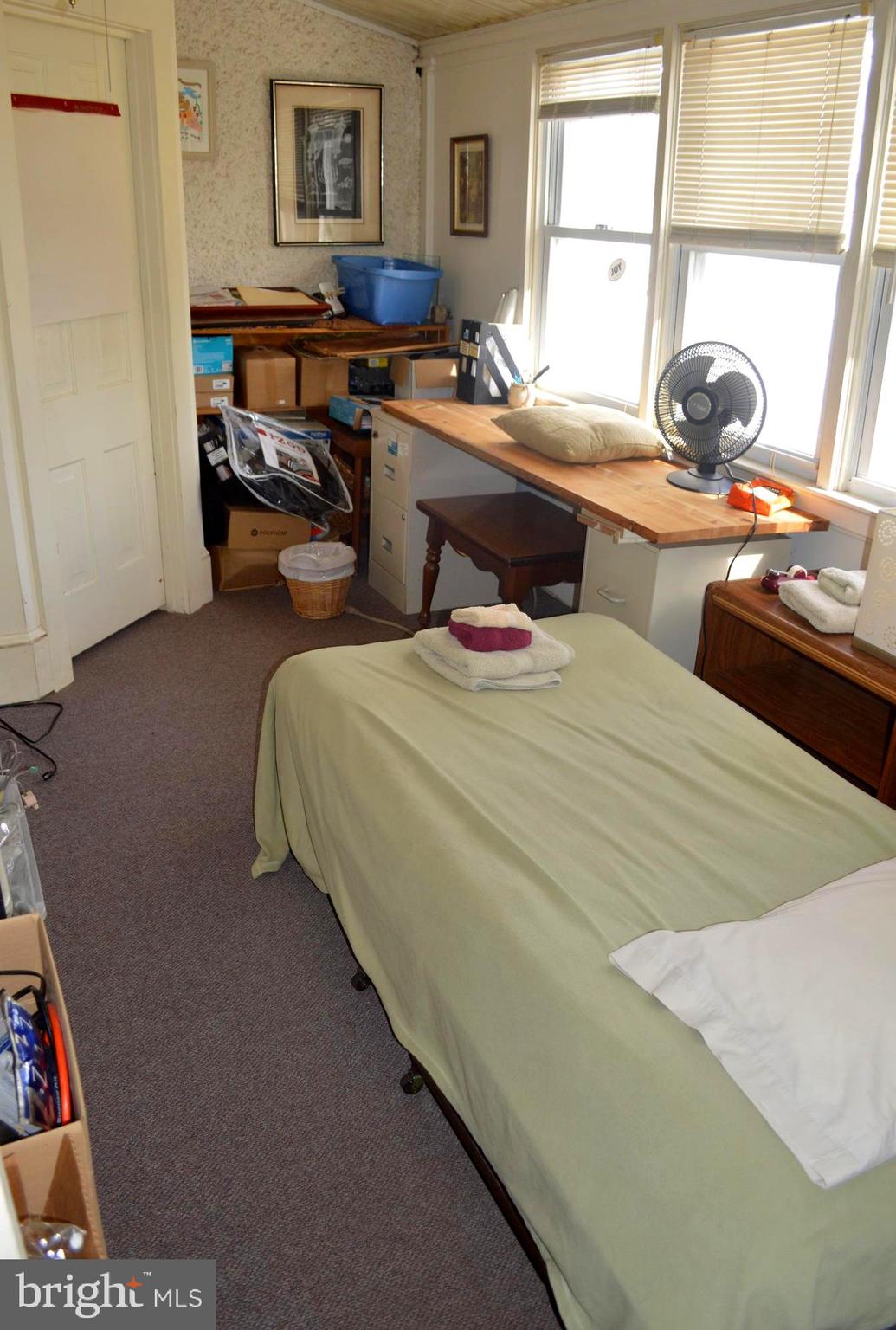 POOLESVILLE OUTSIDE - Residential