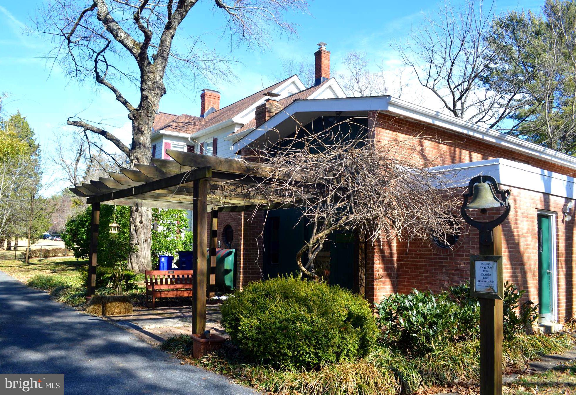 POOLESVILLE OUTSIDE - Residential