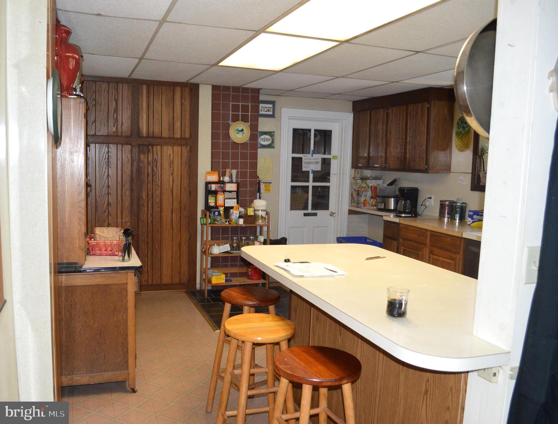 POOLESVILLE OUTSIDE - Residential