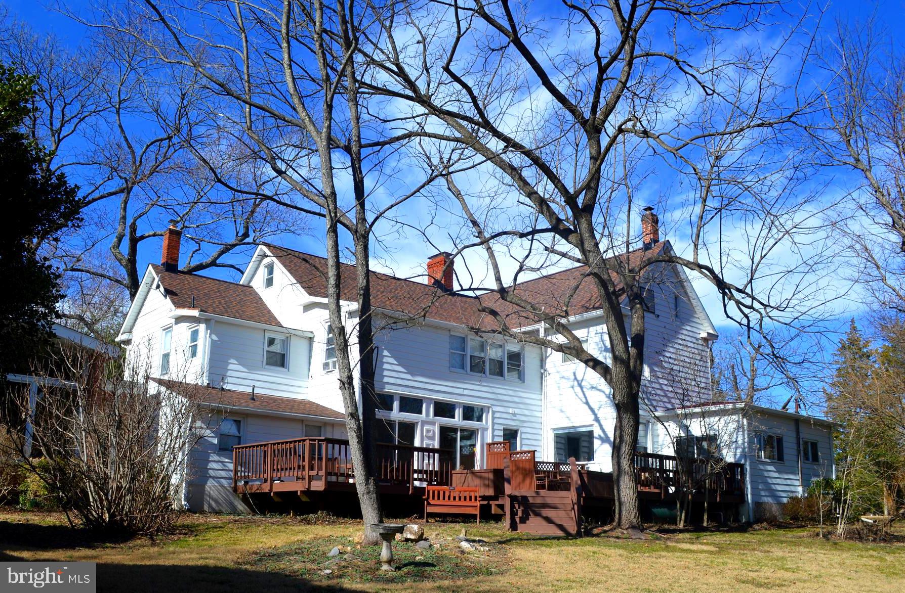 POOLESVILLE OUTSIDE - Residential