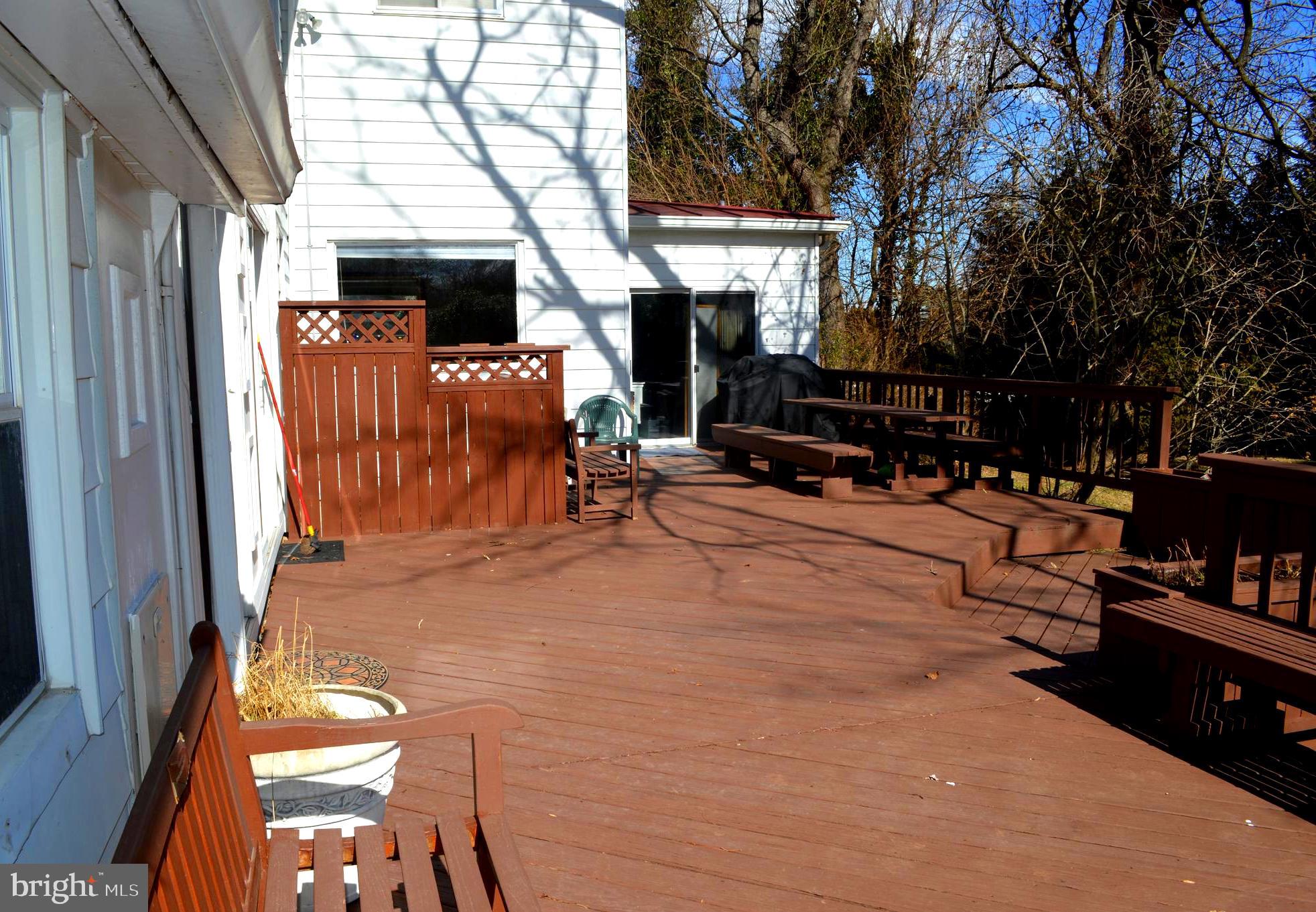 POOLESVILLE OUTSIDE - Residential