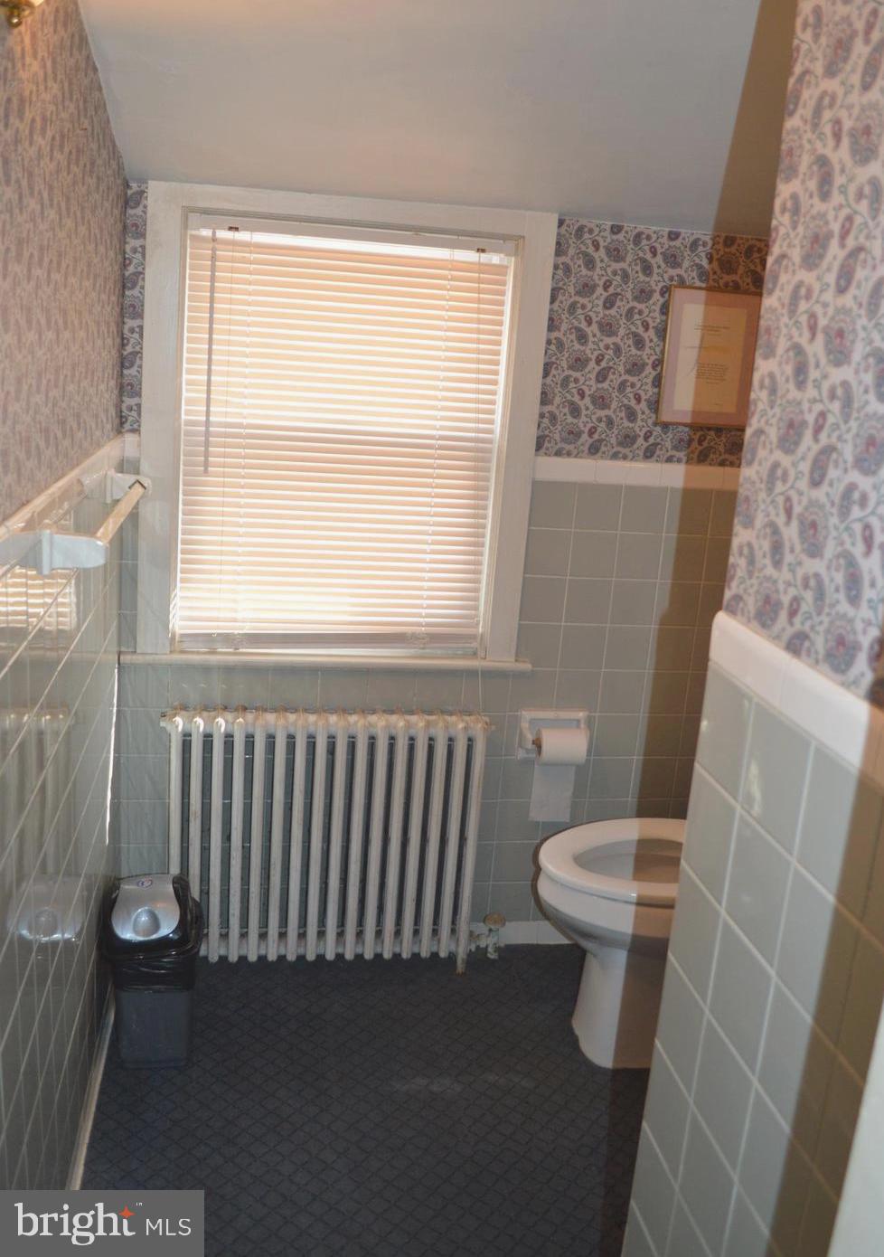 POOLESVILLE OUTSIDE - Residential