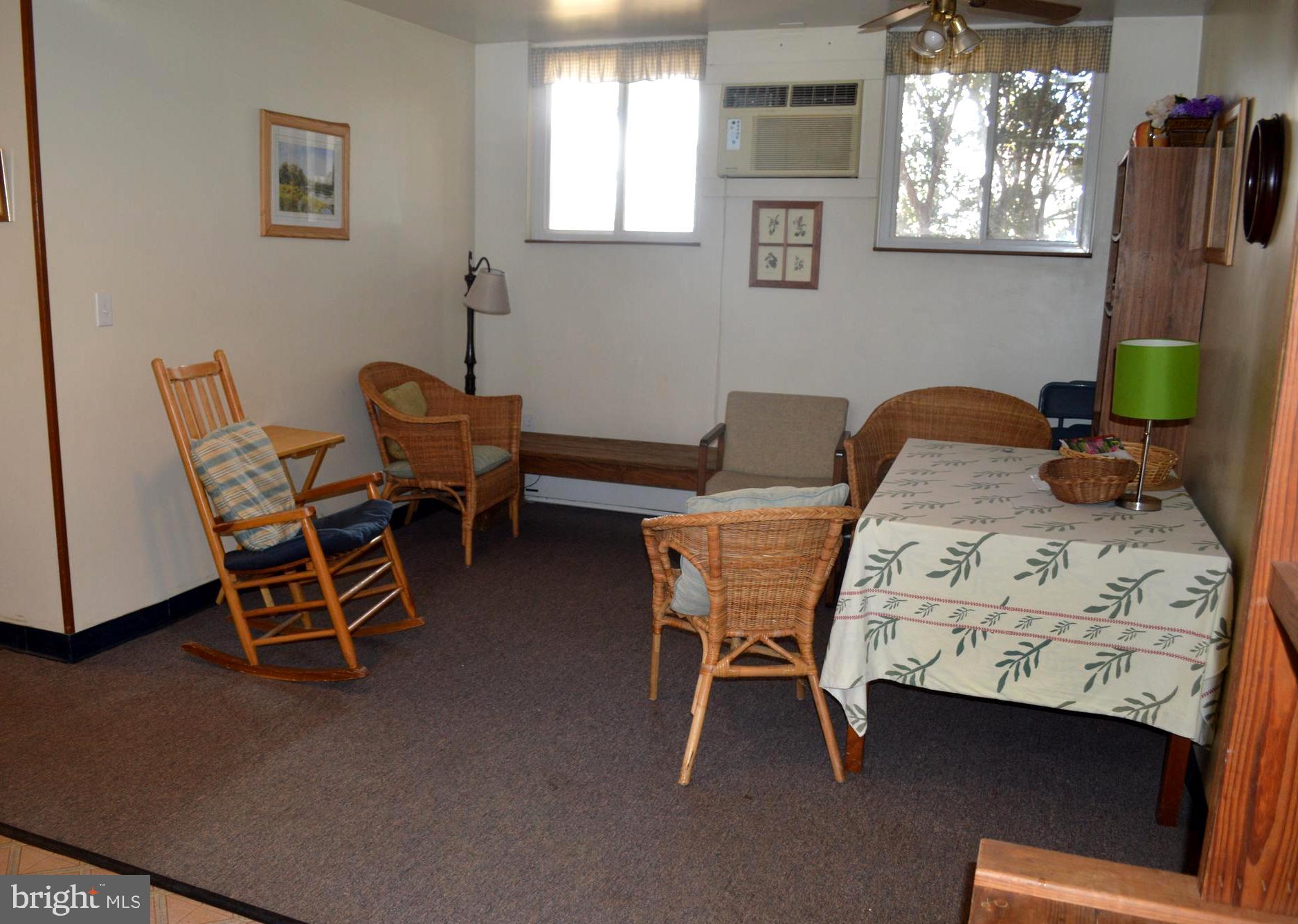 POOLESVILLE OUTSIDE - Residential