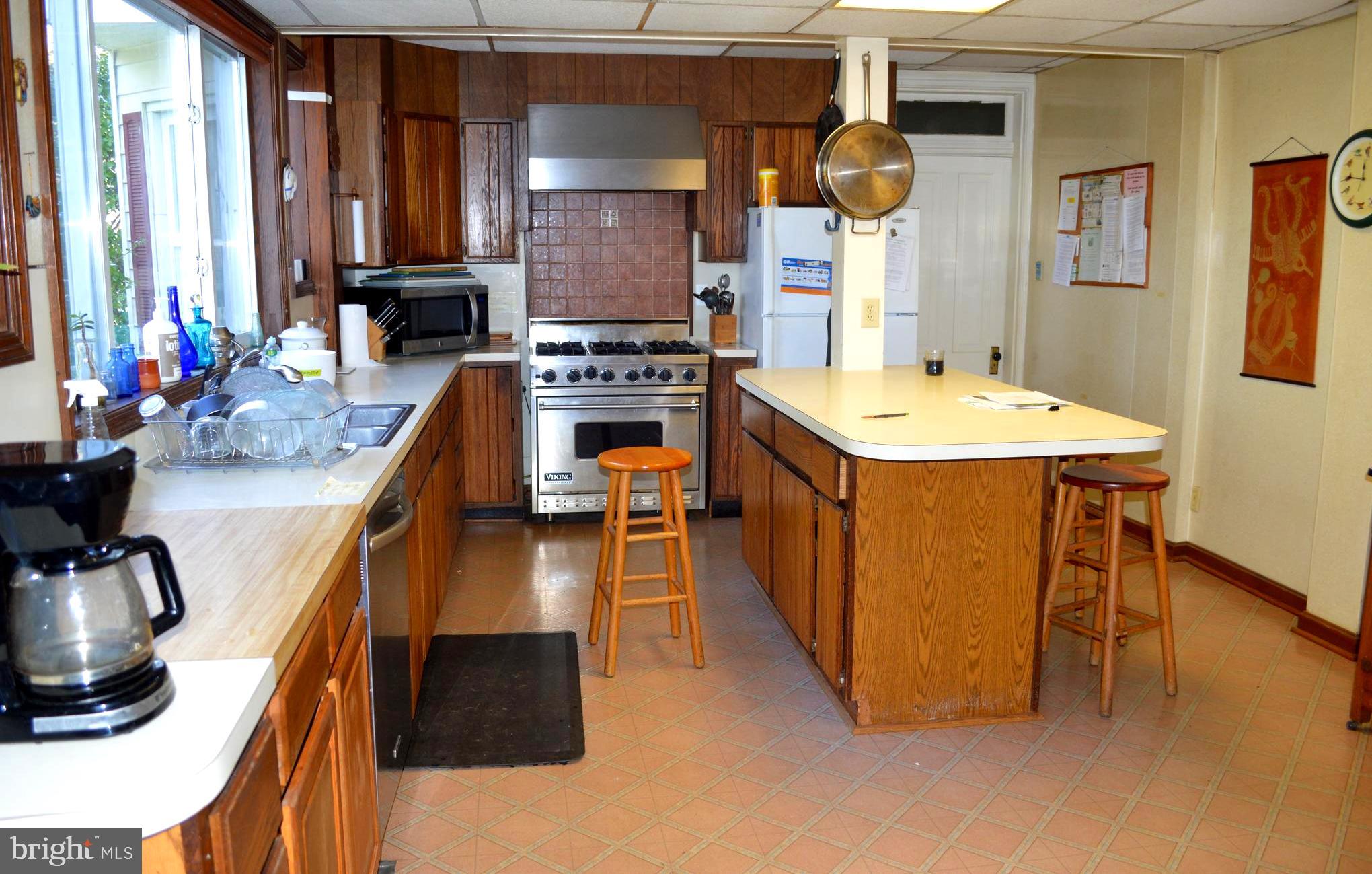 POOLESVILLE OUTSIDE - Residential